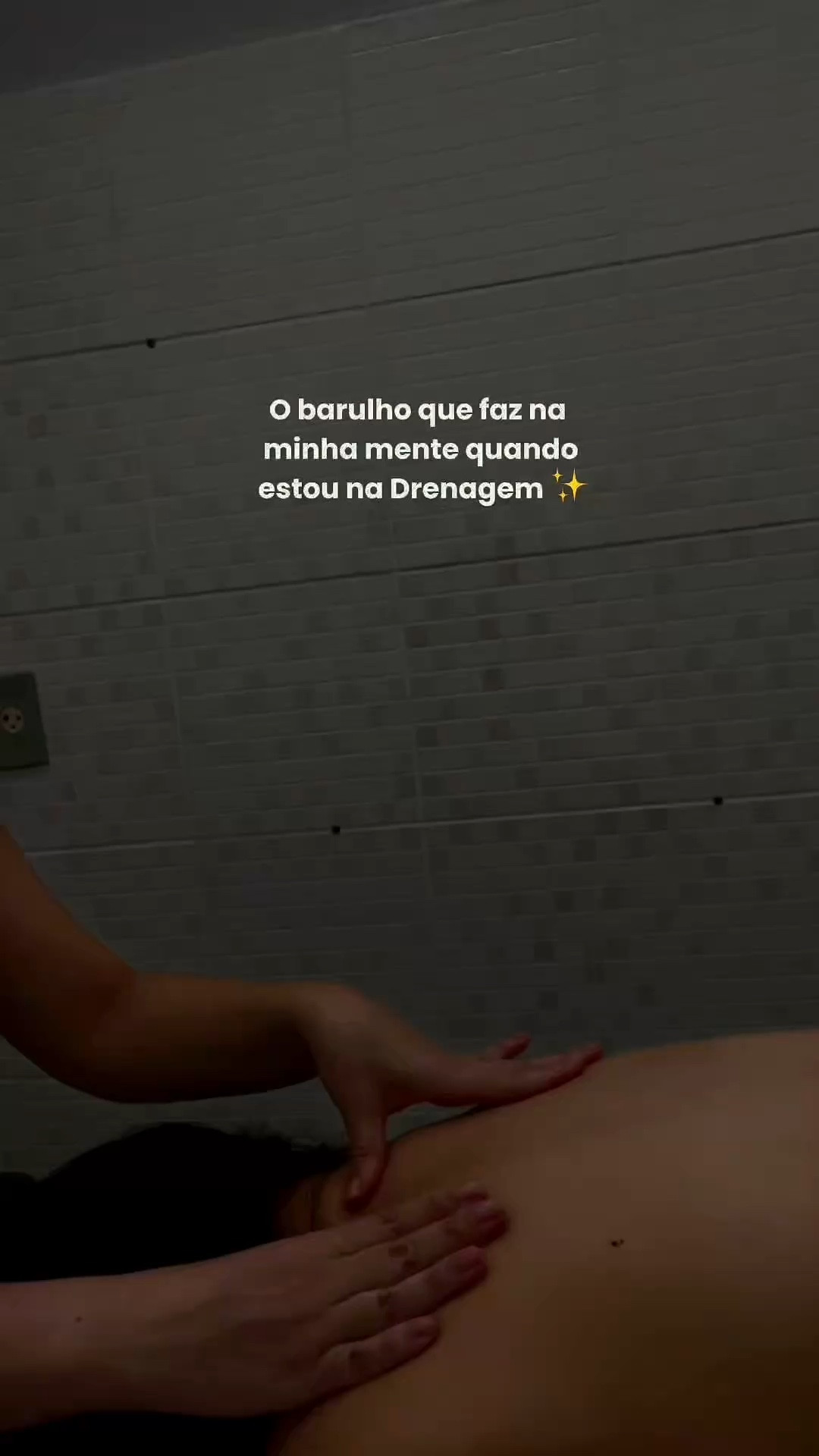 O momento que toda mulher precisa ✨🤍 
💆🏻‍♀️ @estetica.gislainegomess 
📍 @conceito.studiodebelezaa 

#ararassp #drenagem #massagem #relaxamento #massagemcorporal

#LTKfamilia #LTKbrasil #LTKbeleza