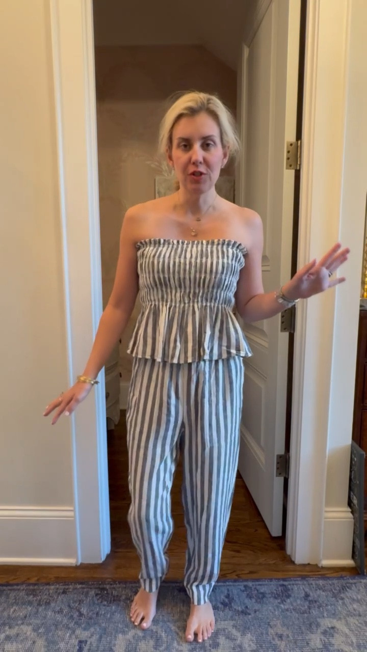 AH-DOR-ABLE SET!!! This is so cute! I know the girls are going to steal it- Ha! Xs to o& small bottom! 

#LTKSeasonal #LTKWatchNow #LTKStyleTip