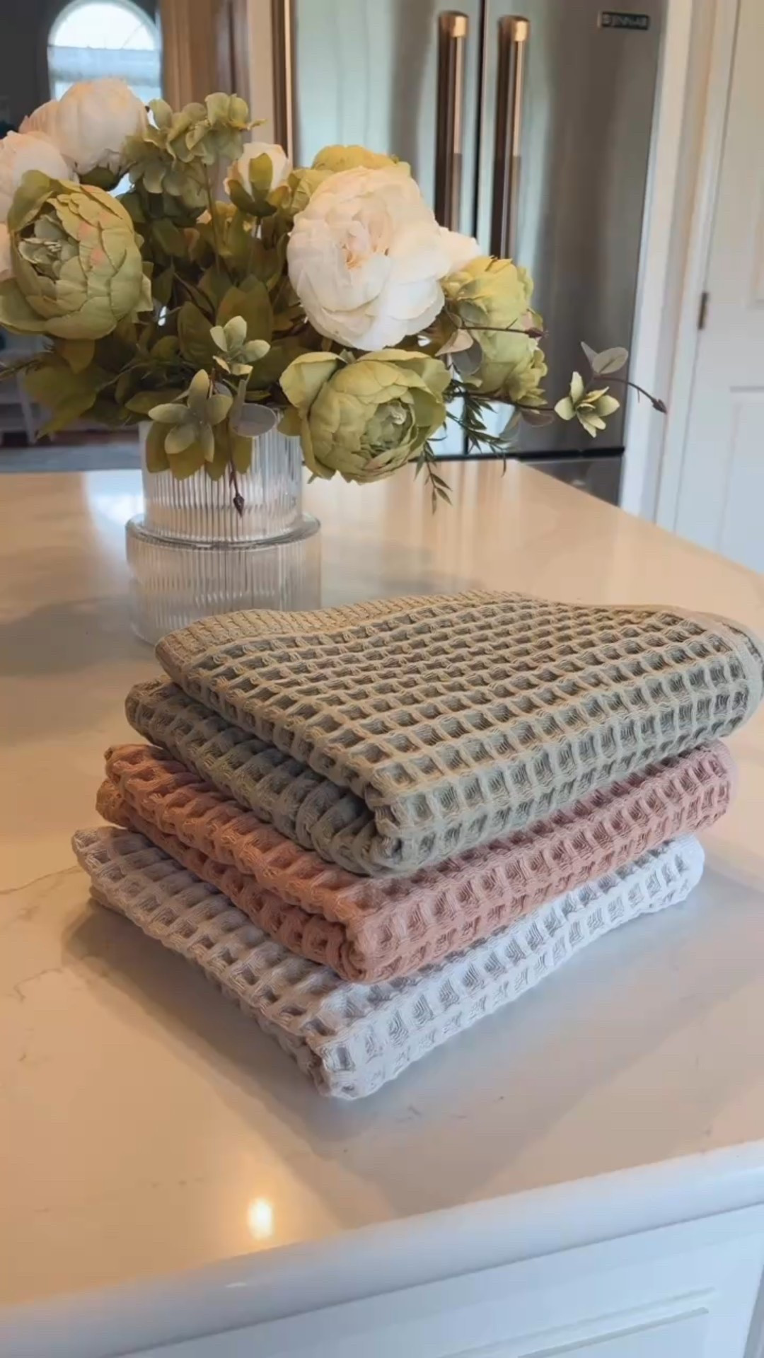 Gorgeous waffle texture hand towels!  20% off for target circle week!

#LTKHome #LTKSaleAlert #LTKStyleTip