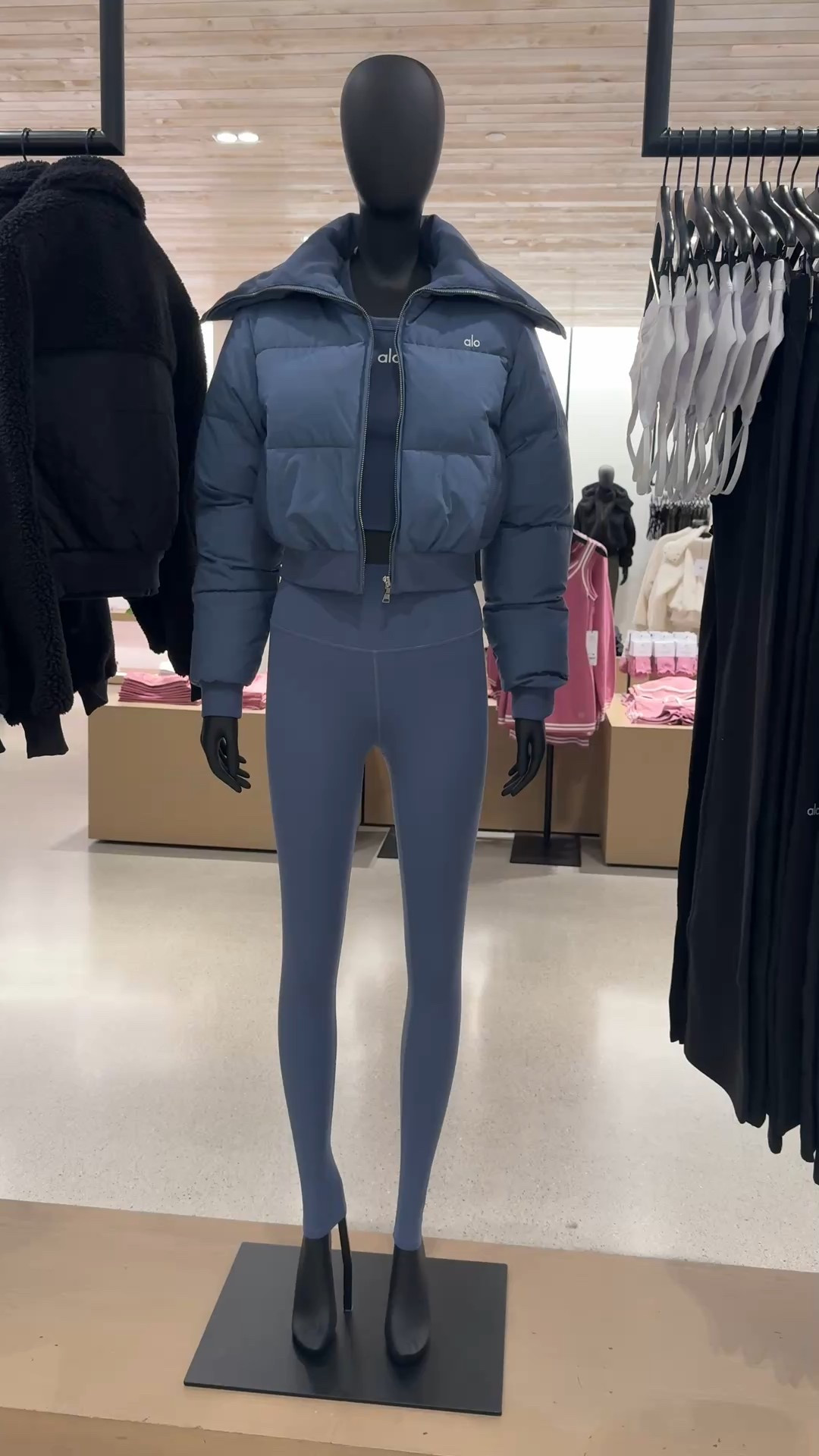 New Alo bluestone has launched and this look is perfect for fall. Alo. Alo ootd. OOTD. Bluestone. 

#LTKSeasonal #LTKTravel #LTKStyleTip