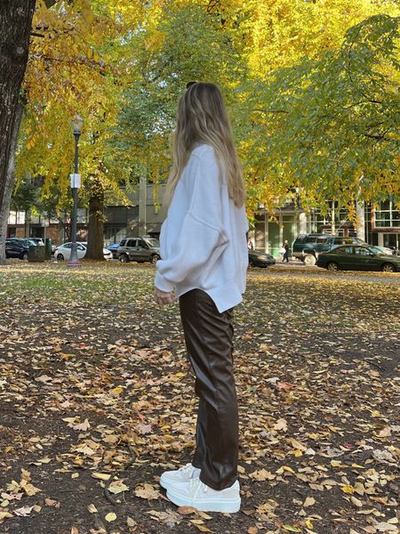 abercrombie leather pants 10/10

outfits, outfit ideas, casual outfits, leather pants, leather pants outfit, leather pants Abercrombie, nike Jordan, nike sneakers, brown leather pants, fall outfits, winter outfits, outfit inspo, casual outfit inspo 

#LTKfit #LTKshoecrush #LTKFind