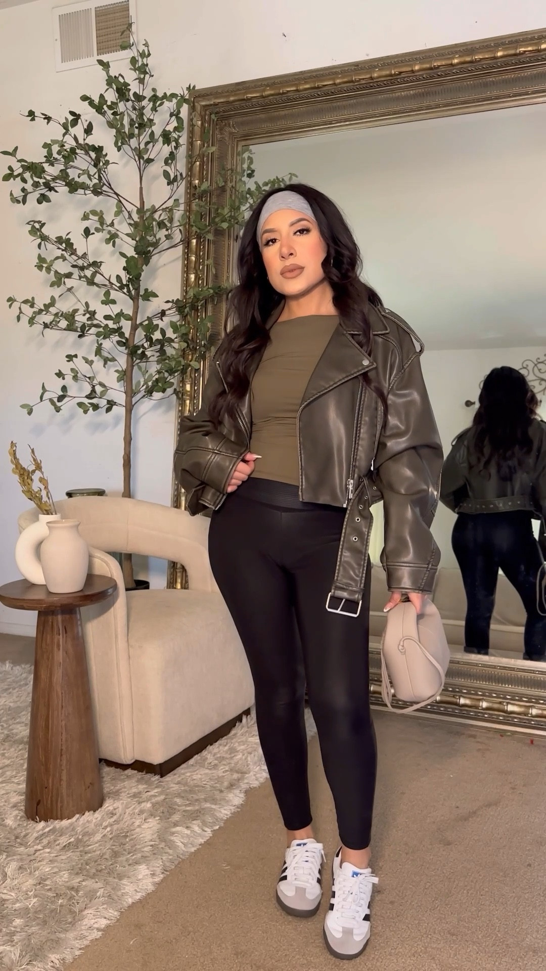 Casual chic legging outfits

#LTKPetite #LTKCyberWeek #LTKGiftGuide