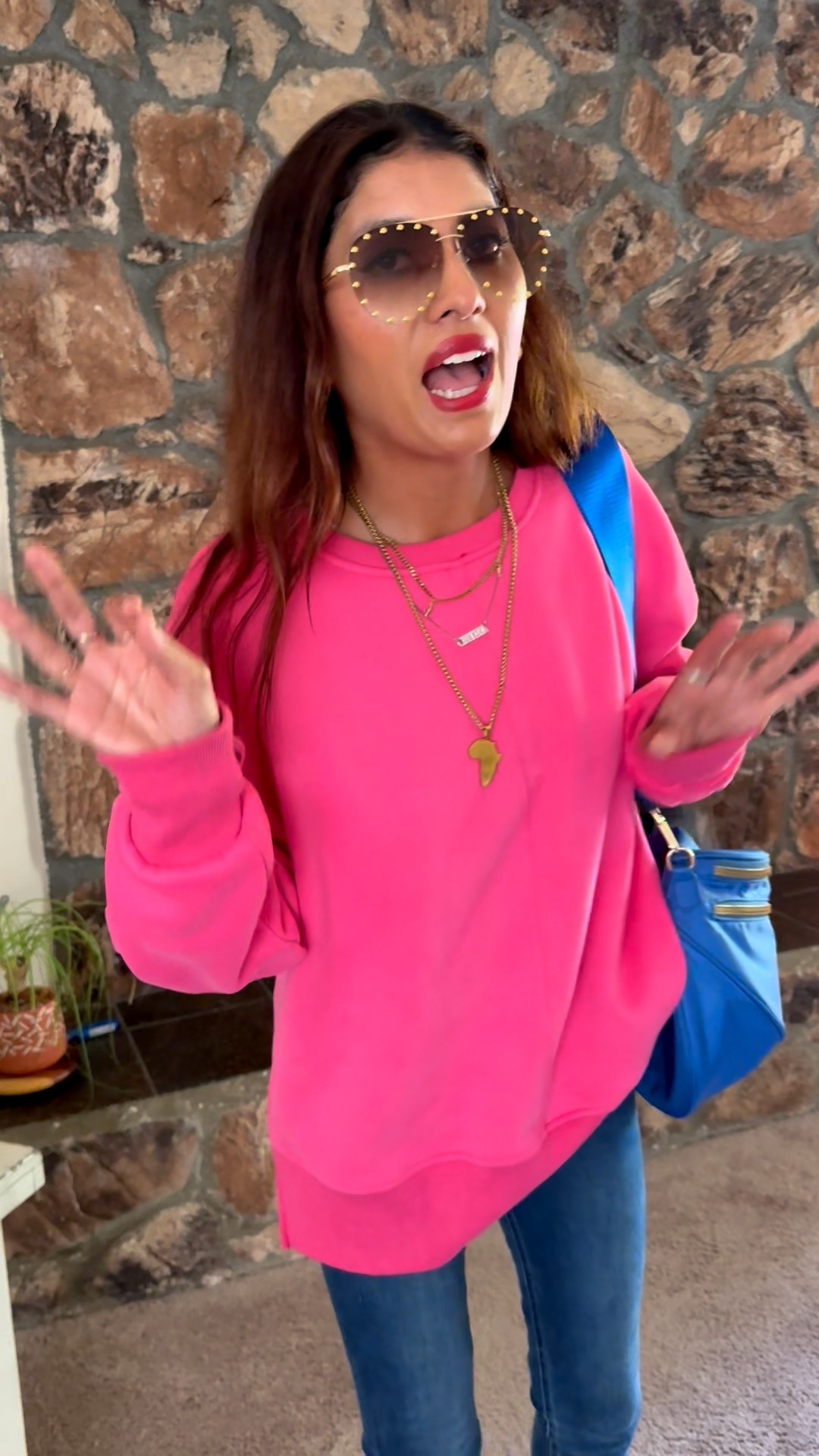 Effortless everyday OOTD 🤍 This super cute sweatshirt is a must-have because it pairs perfectly with literally any bottom — skinny jeans (like I’m wearing), biker shorts, or leggings for that off-duty model vibe.
Top size XS
Bottom size 0
Shoe size 8

Add your favorite sneakers, a belt bag, and chic sunglasses for the ultimate casual street style look. Easy, comfy, and elevated ✨

Perfect for school drop-offs, coffee runs, errands, or a cozy weekend outfit.

#LTKStyle #LTKFinds #CasualChic

women’s oversized sweatshirt casual outfit street style everyday outfit ideas skinny jeans outfit biker shorts outfit leggings outfit athleisure style comfy chic mom outfit coffee run outfit neutral aesthetic outfit sneakers outfit belt bag outfit sunglasses style fall layering essentials casual capsule wardrobe minimalist outfit ideas off duty model look effortless style everyday fashion basics

#LTKmomlife #LTKootd #LTKOver40