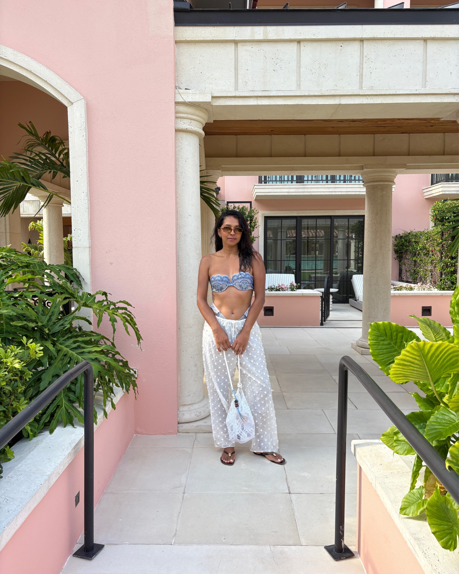 Paisley print, scalloped edge to be pool
Side.

#LTKTravel #LTKOver40 #LTKootd