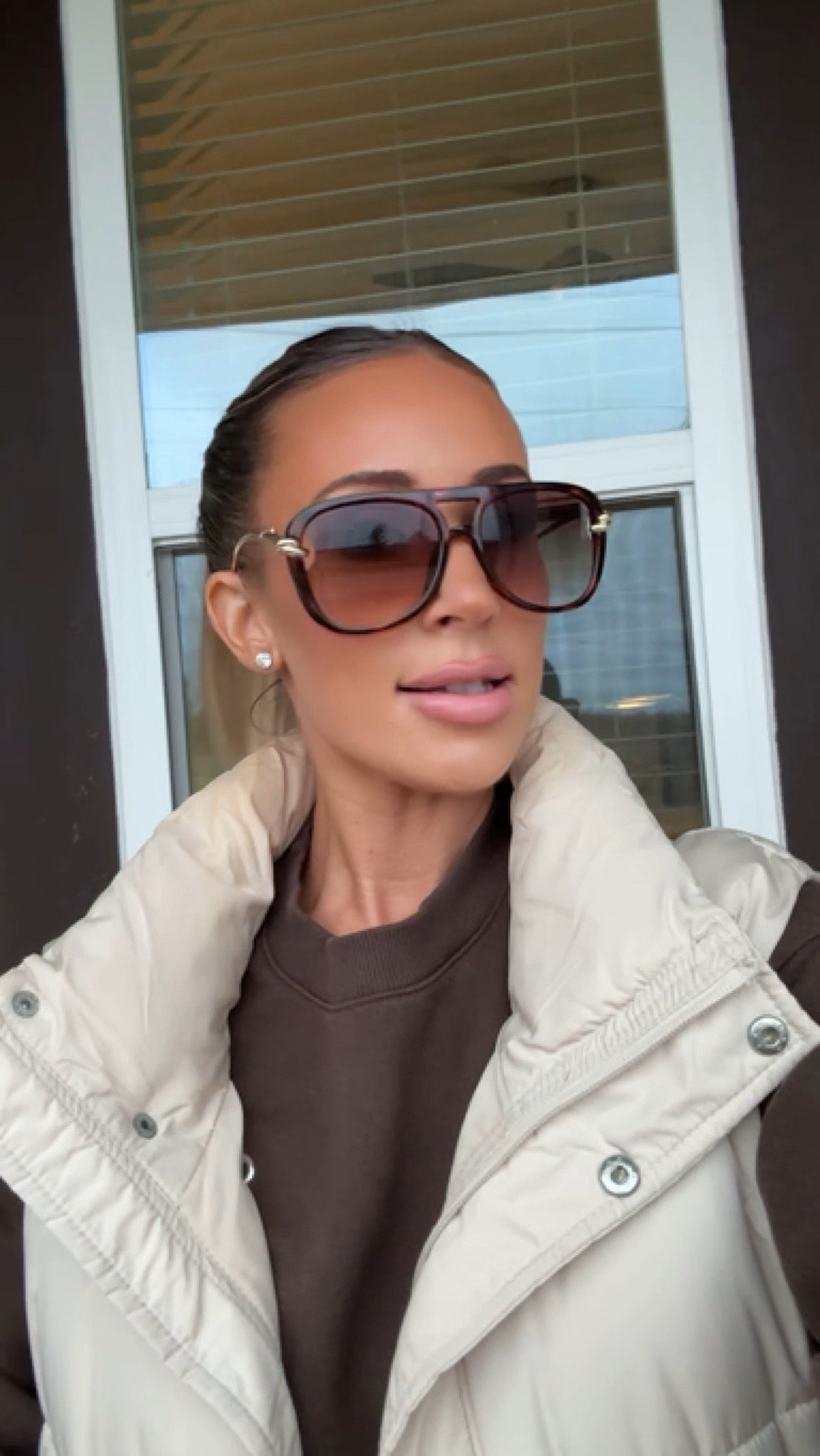 Love these Amazon sunnies!

Sized up in sweatpants for baggy fit (XS Regular length)
Wearing XS in sweatshirtt



#LTKFindsUnder100 #LTKootd #LTKActive