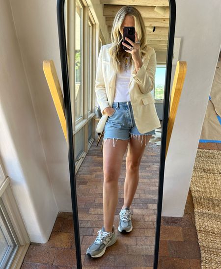 This linen blazer makes everything look so much chicer! Perfect for the summer days when I want to look professional but still need the coolness of linen! Also love protection from the sun on my arms!  Also I shortened my Levi’s cutoffs just a bit from the length tagged here! 