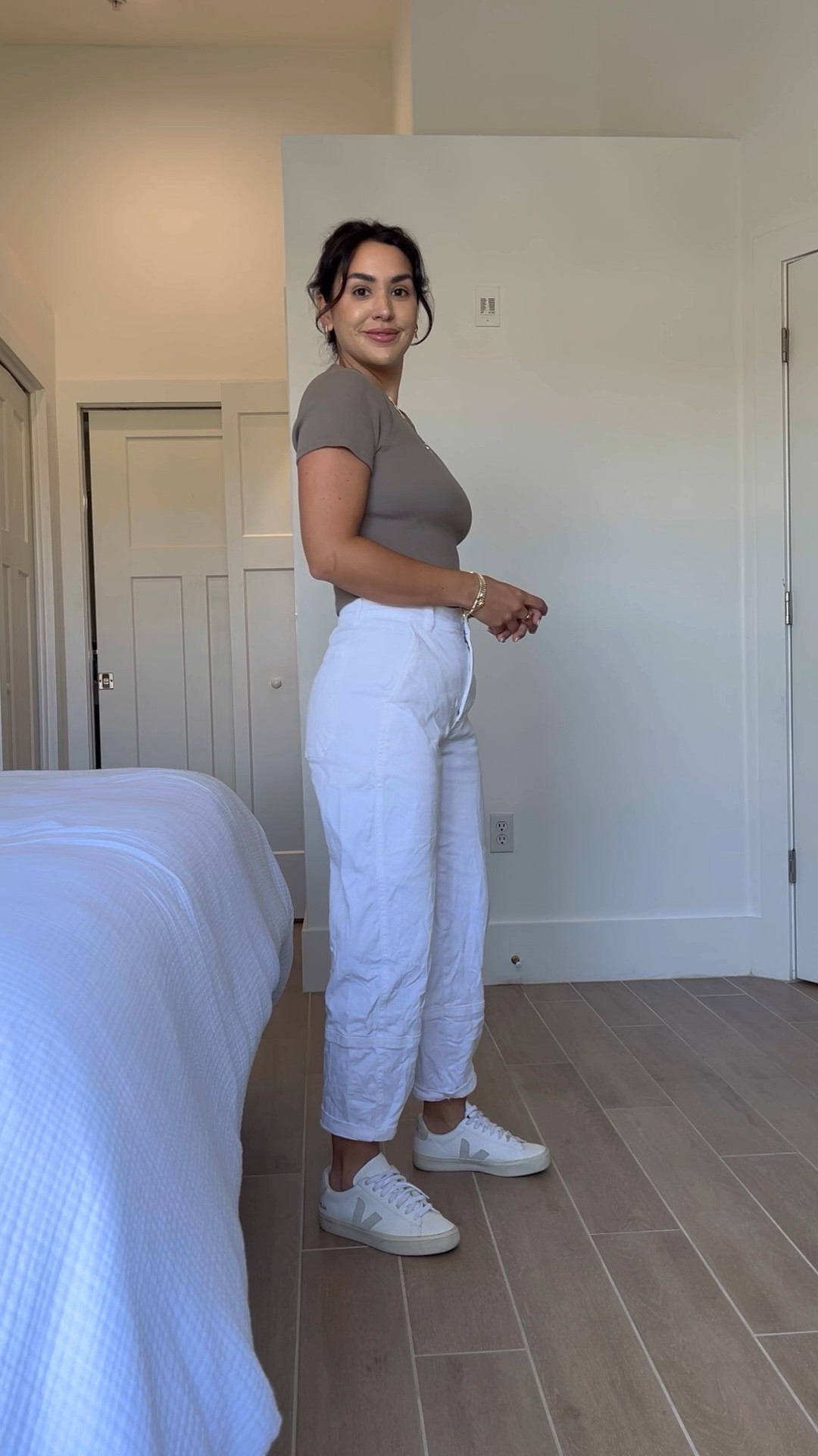 Everlane try on haul 
Size 4 in bottoms and small in top 

#whitejeans #whitedenim #denimshorts #everlane #capsulewardrobe #whitesneakers  #alexgarza 

#LTKstyletip #LTKunder100 #LTKunder50