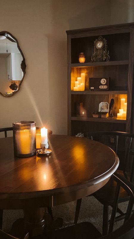 dining room views 🕯️🕰️🪞


#diningroom #bookshelf #antiques #moodyaesthetic #darkaesthetic

#LTKhome
