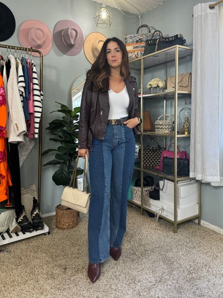 Early spring transitional outfit 

Jeans, denim, white tank top outfit, leather jacket, moto jacket 


#LTKfindsunder50 #LTKfindsunder100 #LTKstyletip