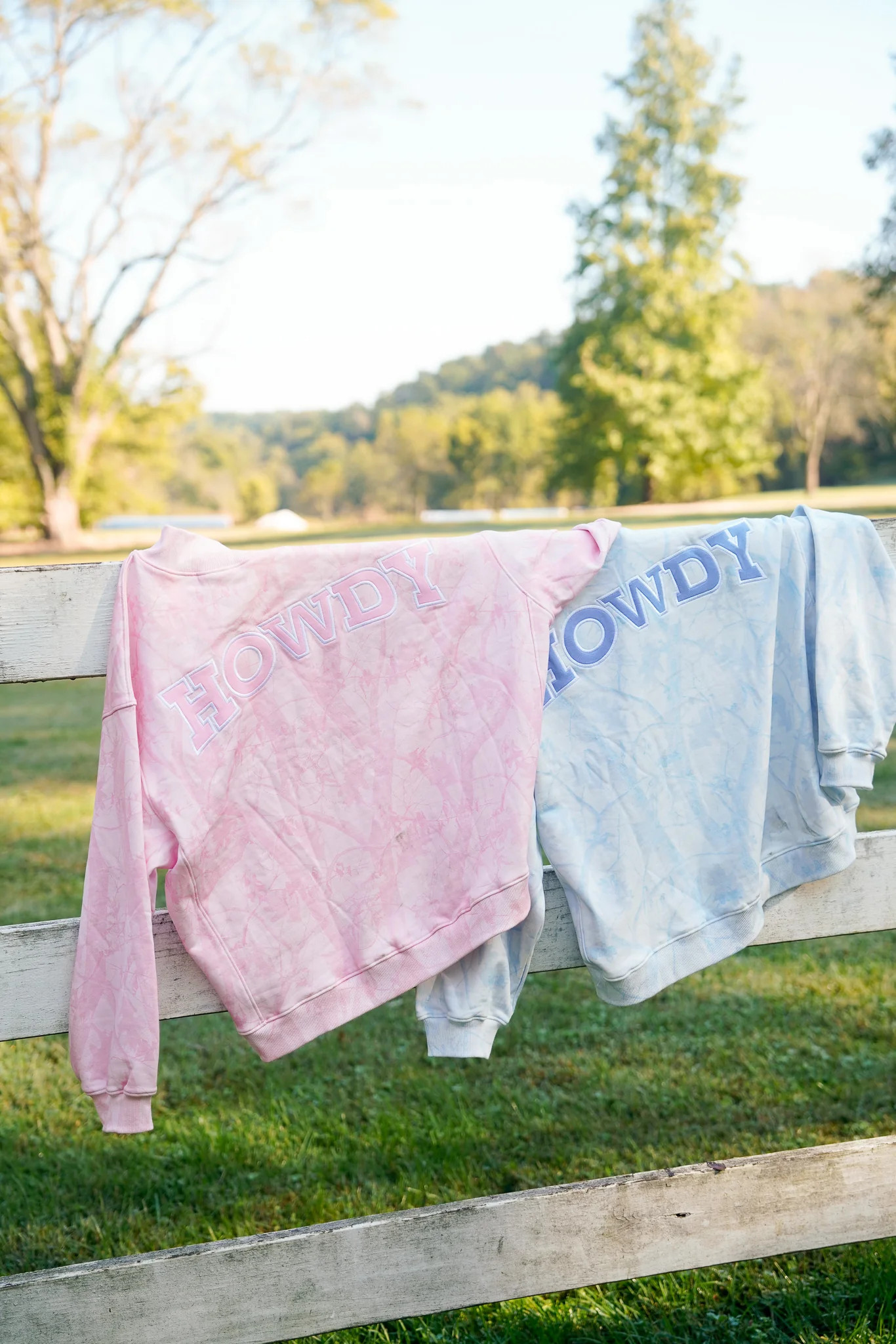 Howdy - Camo Vintage Crew-Neck Sweatshirt | KenzKustomz