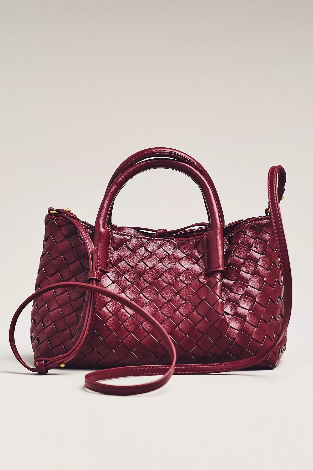 Stunning woven crossbody purse. Great gift idea!

#LTKGiftGuide #LTKFindsUnder100 #LTKHoliday