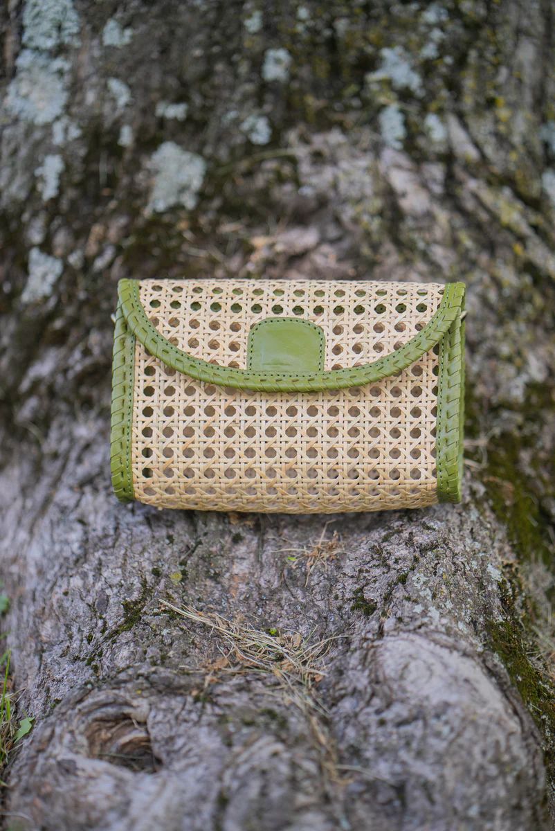 SOLANGE RATTAN AND GREEN LEATHER TRIM CLUTCH | All In The Detail