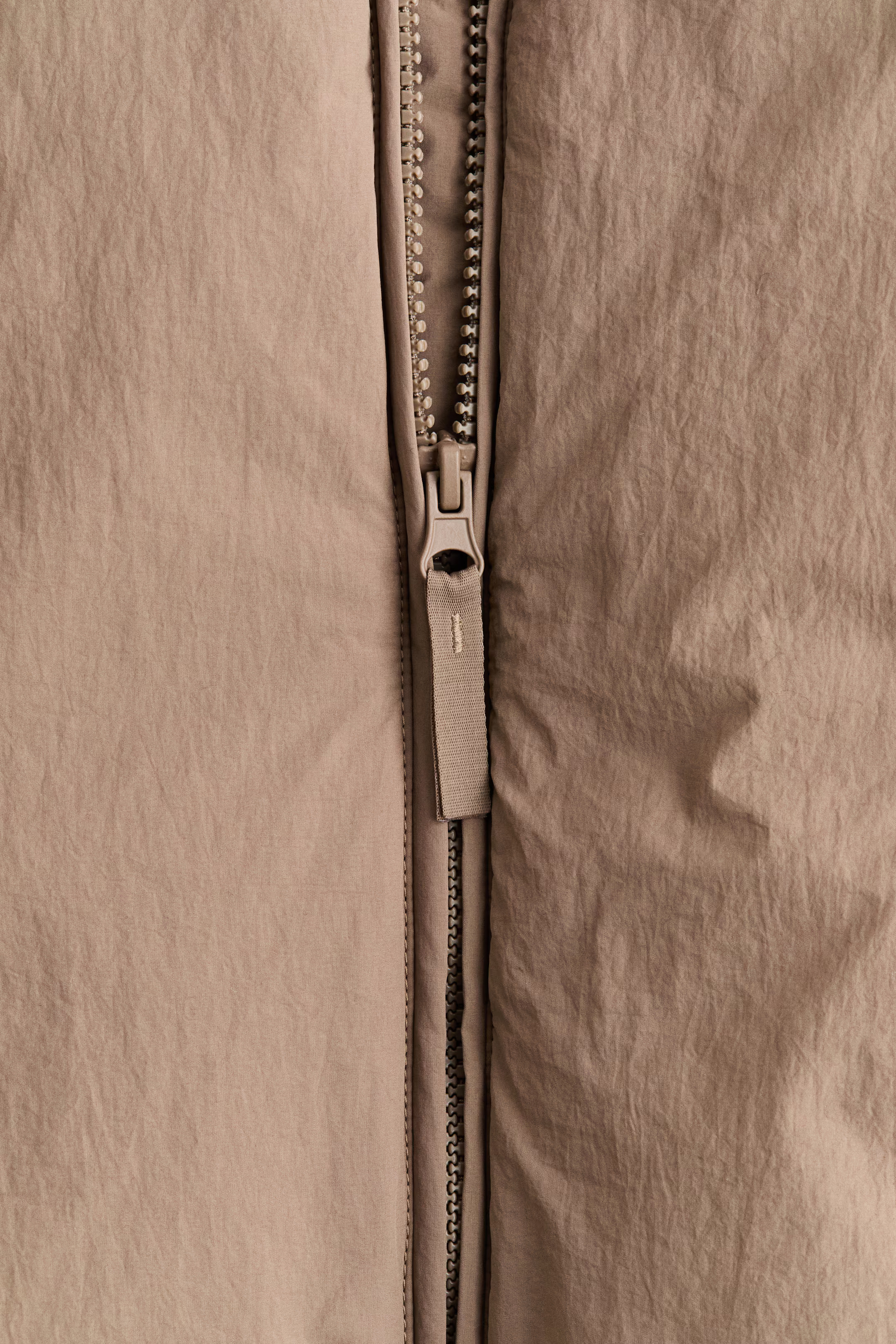 Water-repellent padded sports jacket | H&M (UK, MY, IN, SG, PH, TW, HK)