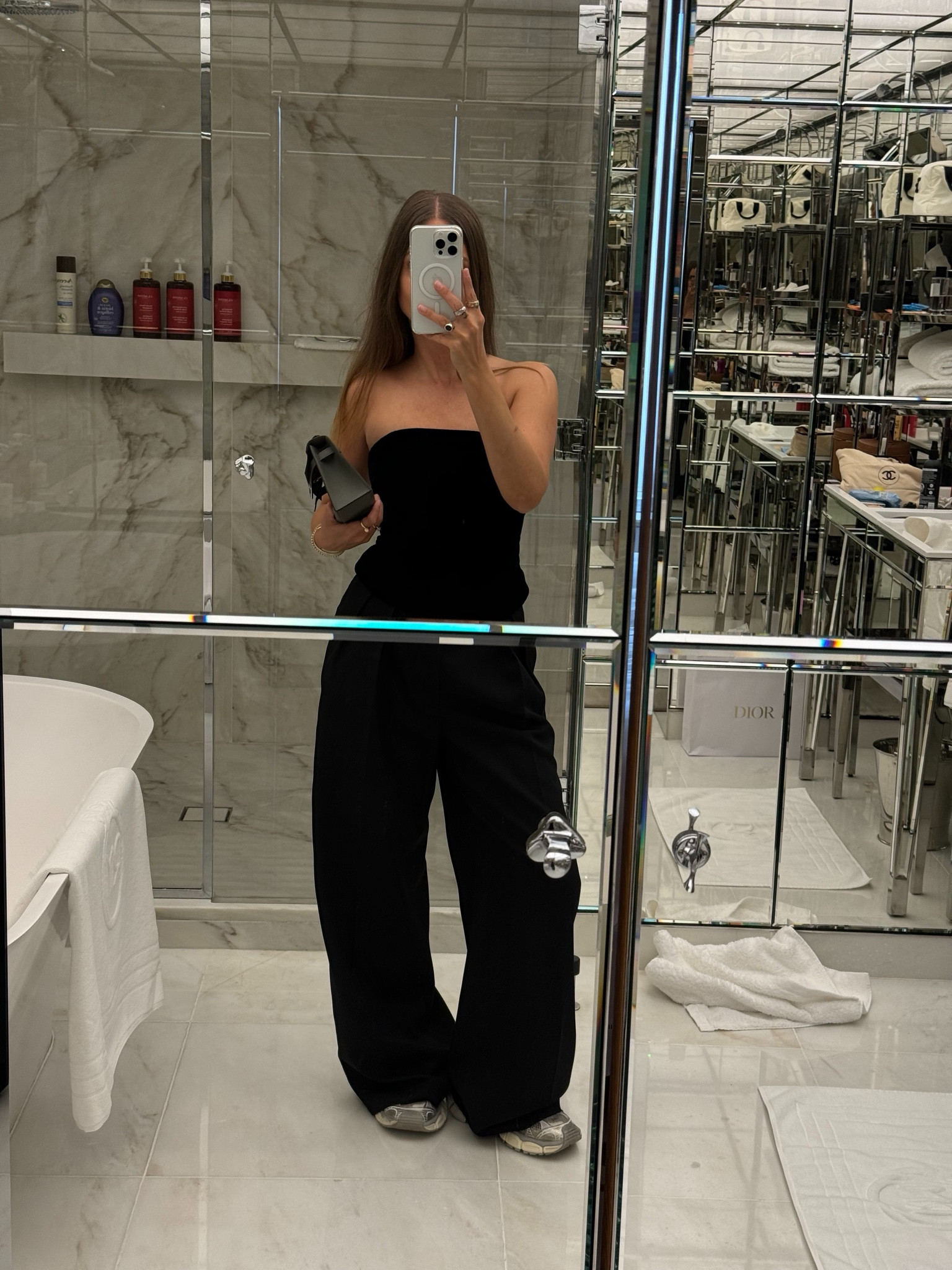 Paris nights

#LTKStyleTip