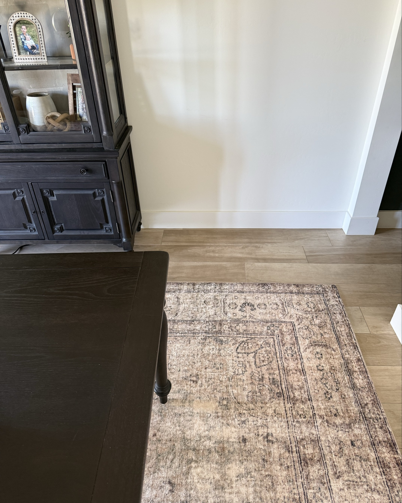The softest rug that compliments any color scheme 

Rug | area rug | living room rug 

#LTKHome