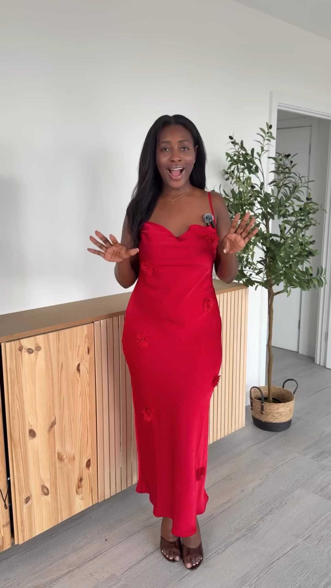 My obsession with romantic dresses continues 🥺 stunning dress from @newlook linked on my bio x 