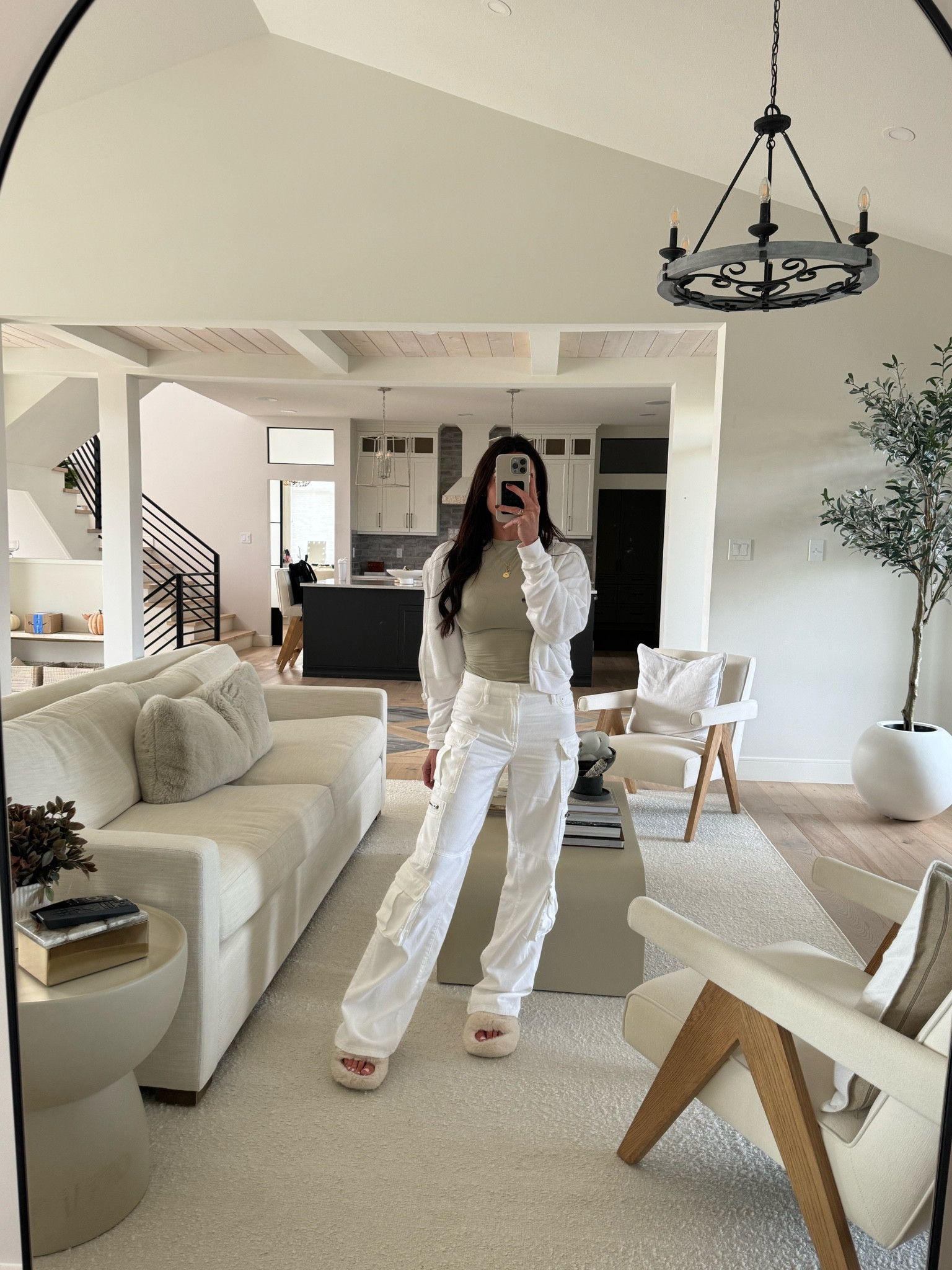 Fall Outfit! These cargos have some stretch I love them 🤍