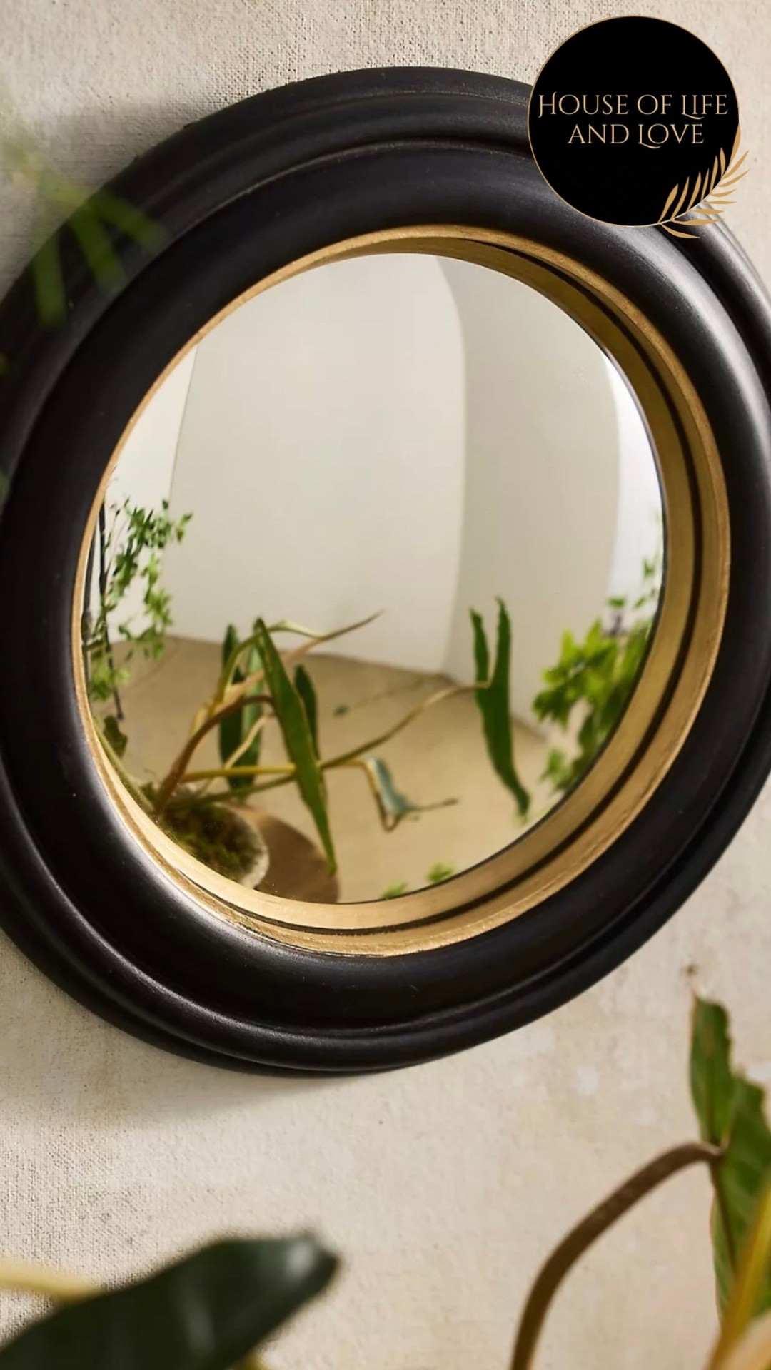 Mirror

#LTKHome #LTKmorningroutine #LTKBaby