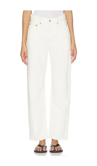 LEVI'S Easy Dad in White. - size 30 | Revolve Clothing (Global)