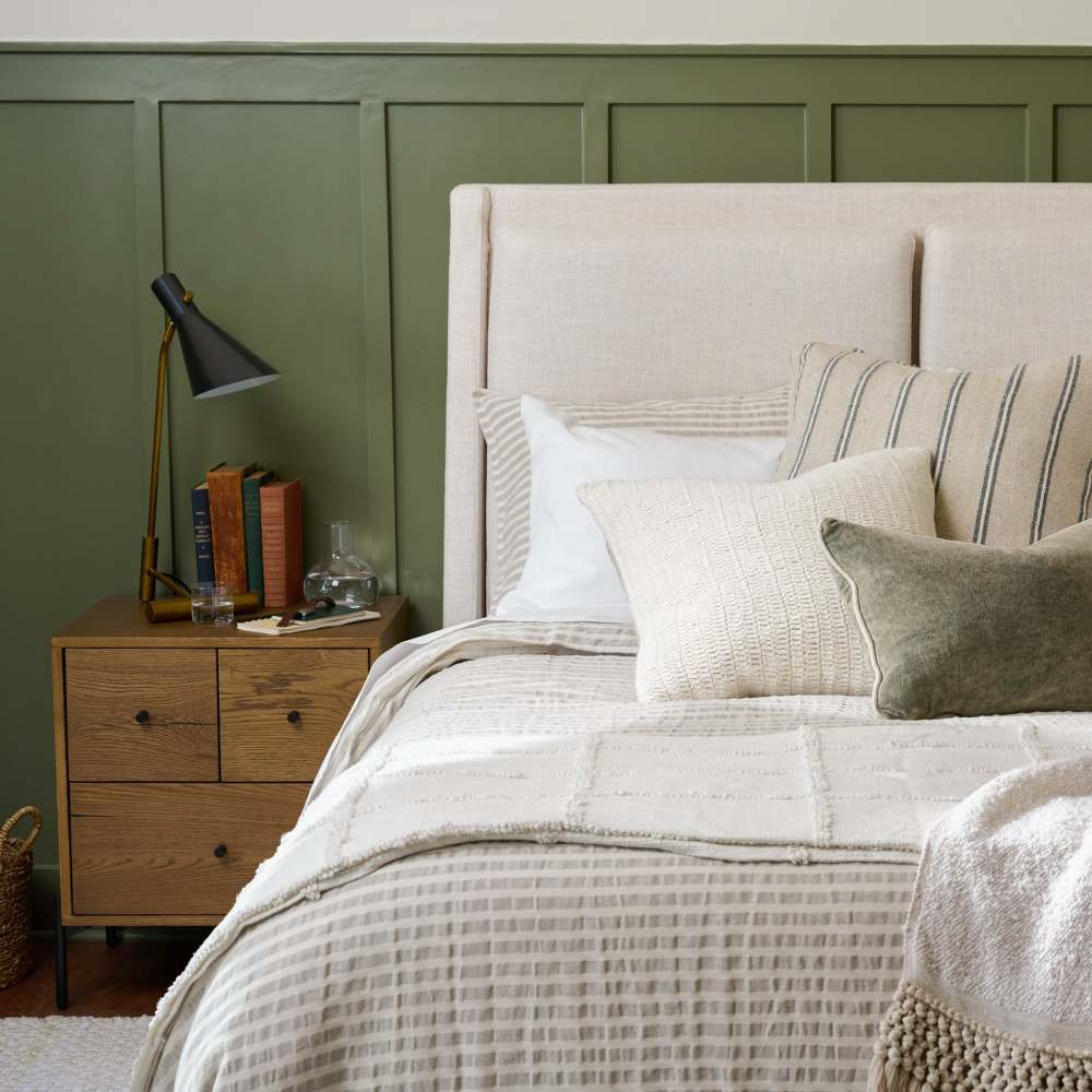 Logan Bed | Magnolia