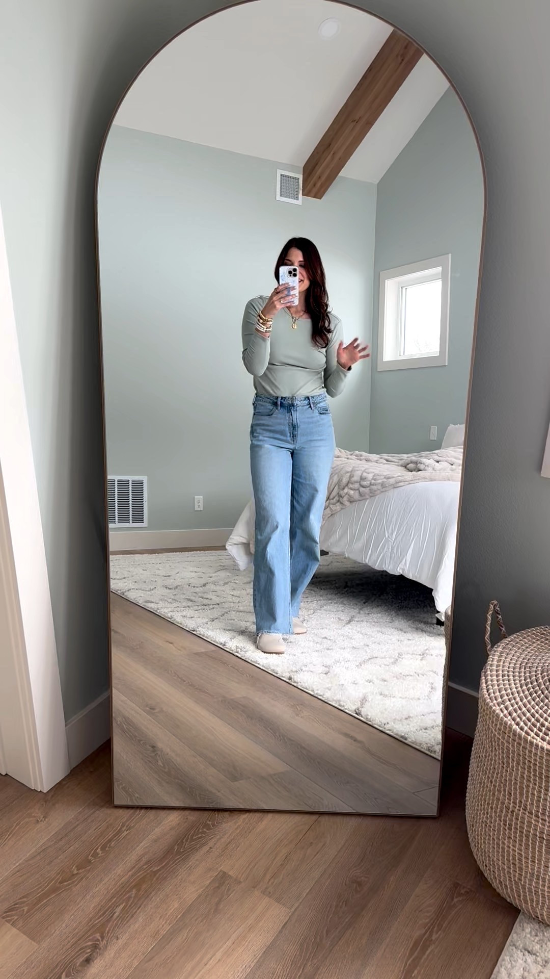 As someone who is born and raised in the Midwest..trust me when I say this is the warmest top!! It’s so soft and perfect for layering to stay warm in the cold weather! I am wearing a size large and it still has some room so you could size down if you’re in between sizes! 

Amazon finds Warm layers Cold weather outfit Warm long sleeve Cozy Amazon fashion Winter fashion Tall girl approved Stang and co 

#LTKTall #LTKFindsUnder50 #LTKootd