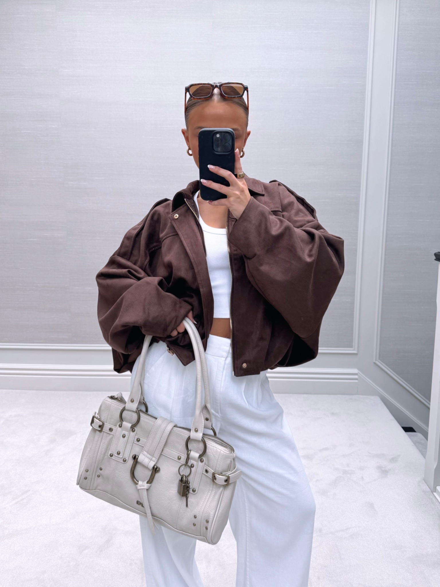 spring outfit inspo🌺🦋✨

Pinterest style outfit inspo ideas TikTok casual easy basic neutral ootd wishlist faves casual petite oversized viral wide leg loose baggy white trousers suede brown jacket cream shoulder day bag 


#LTKuk #LTKspring #LTKstyletip