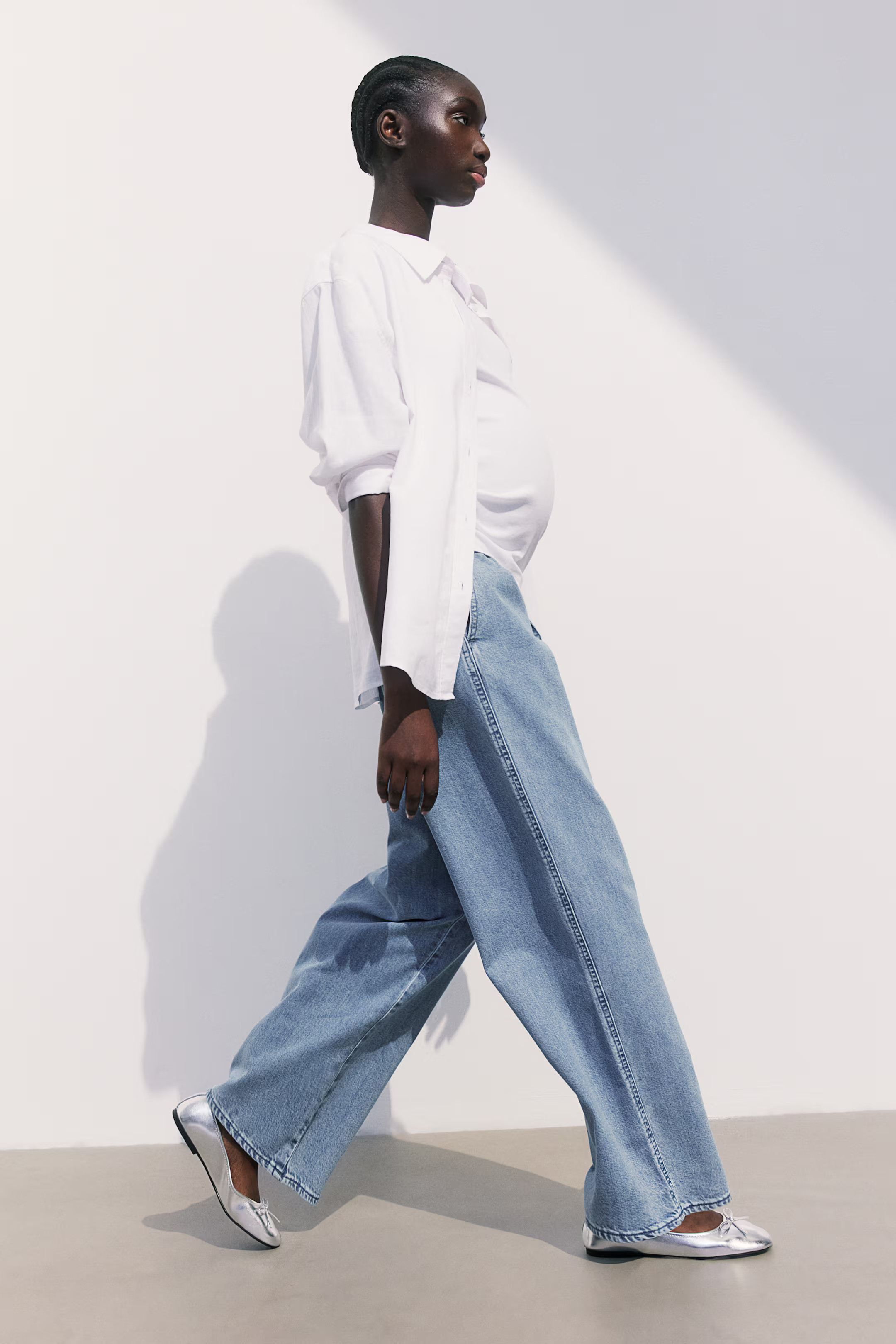 MAMA Denim pull-on trousers - Low waist - Long - Light denim blue - Ladies | H&M GB | H&M (UK, MY, IN, SG, PH, TW, HK)