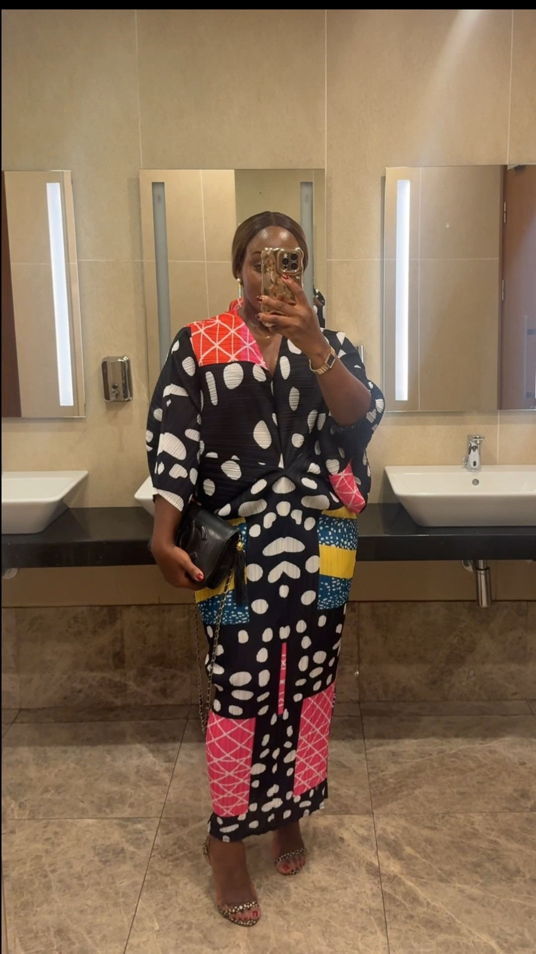 What I wore to church….. didn’t have enough time to do a proper GRWM video but I had to post something since people asked …. what I Love the most about it, is that it’s ONE SIZE FITS ALL 😍
Ps: if you see me with this on another day.. mind your business 😆😅

#LTKFindsUnder50 #LTKFindsUnder100 #LTKootd