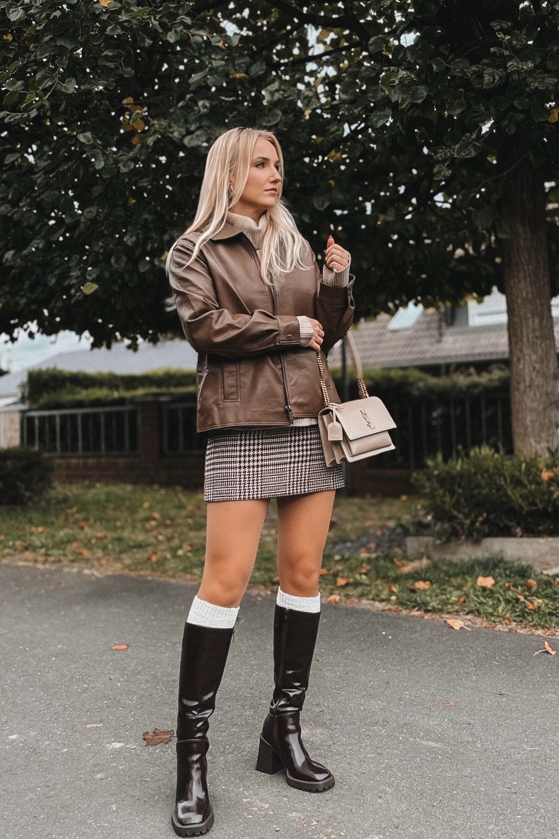 Minirock im Herbst 😍🍂

#LTKdeutschland #LTKstyletip #LTKeurope