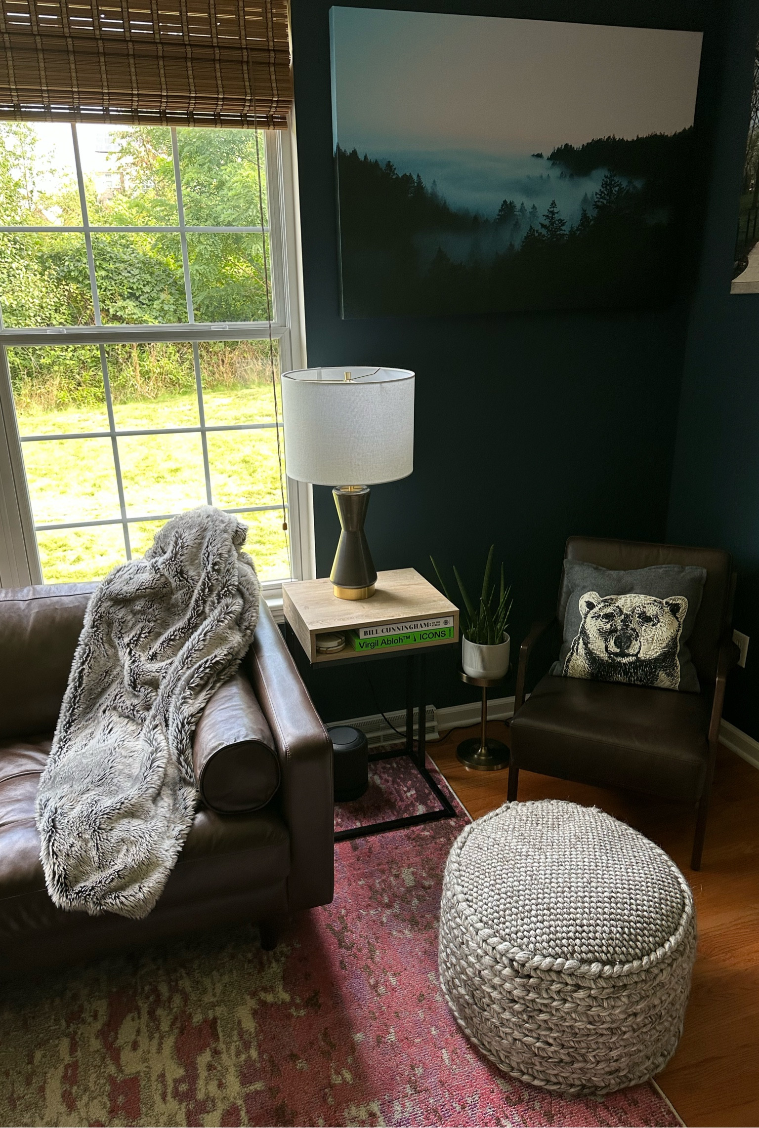 Living room decor

Midcentury modern, poly and bark, farrow and ball, Hague Blue, abstract rug

#LTKhome #LTKover40 #LTKfamily