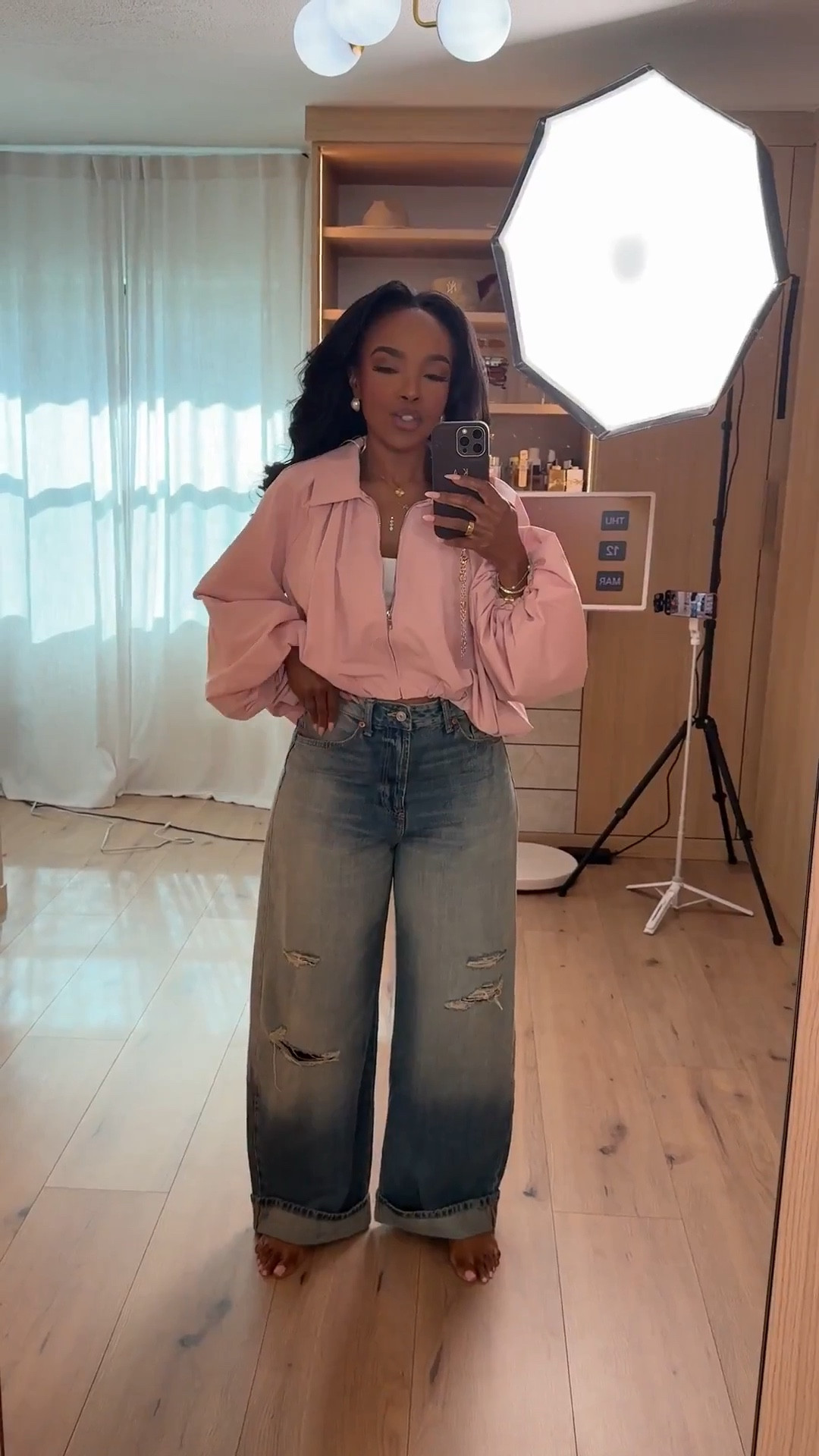 Scroll to shop!! Pros and cons coming at you 💕 This casual chic outfit featuring relaxed distressed wide-leg denim styled with a soft blush pink cropped jacket for an effortless off-duty look.

Perfect for coffee runs, casual days out, travel outfits, or weekend errands.

