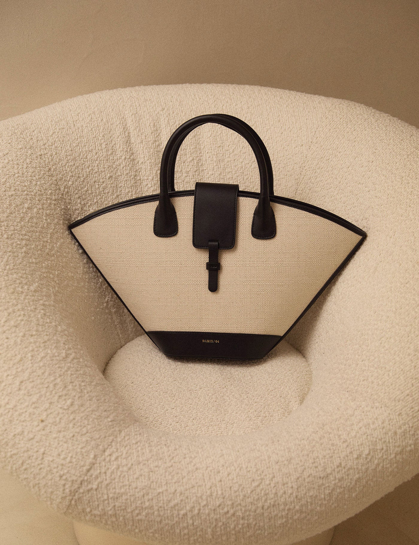 Lumi\u00e8re Rafia & Black Bag by PARIS/64 | PARIS/64