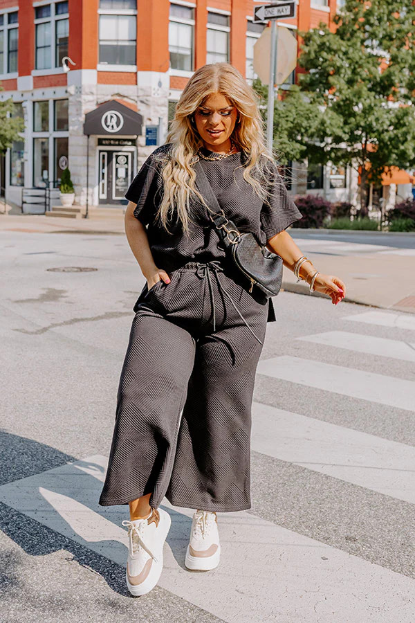 Essentially Chic Shift Top In Black Curves | Impressions Online Boutique