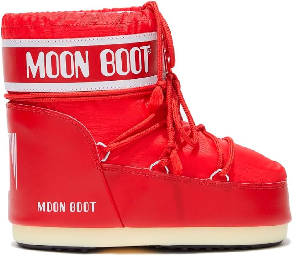 Amazon.com: Moon Boot, Icon Low Insulated Slip On Unisex Snow Boots, M9-10.5, W10-11.5, Red : Ama... | Amazon (US)
