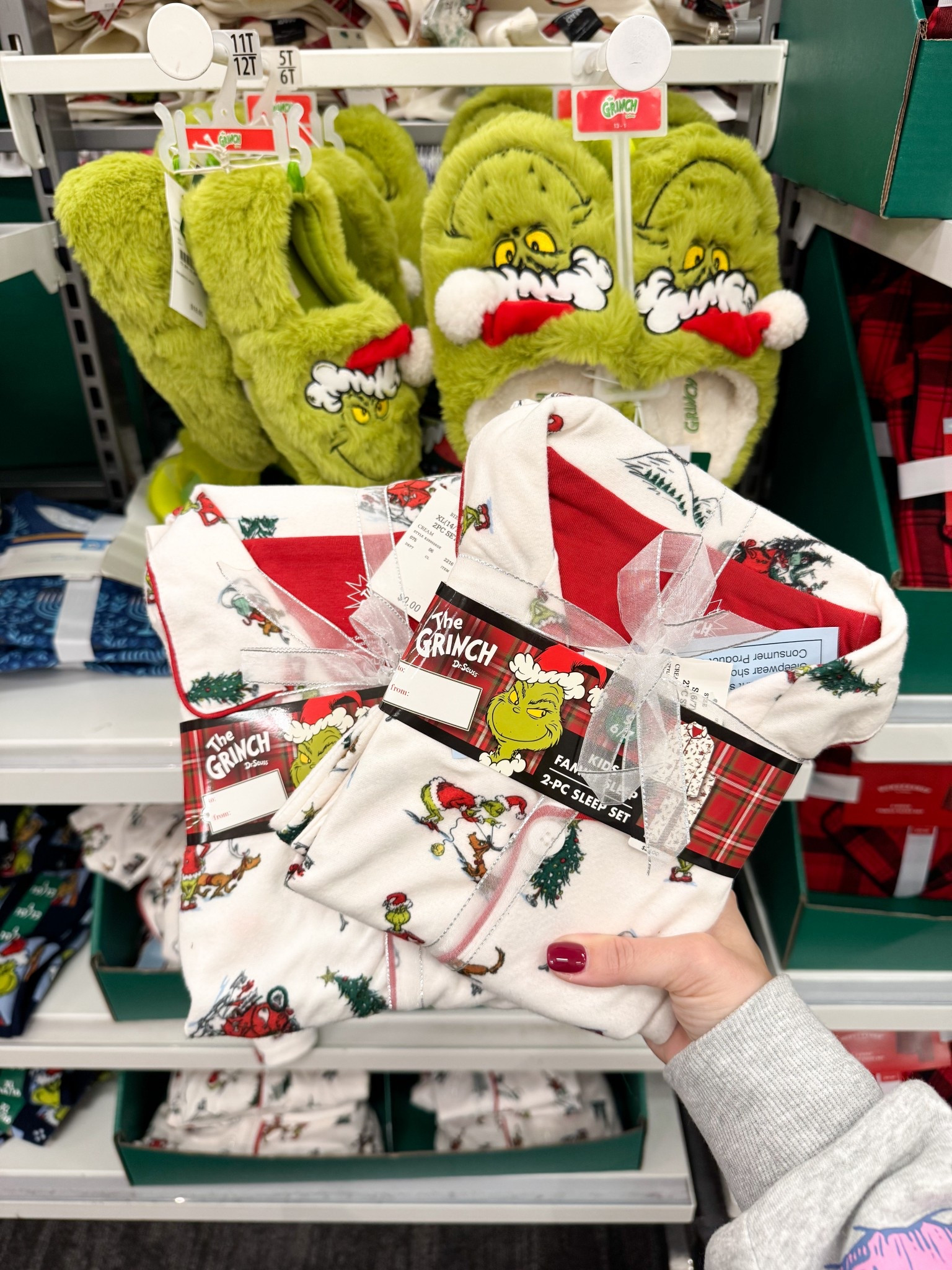 30% off matching family pjs!
Grinch pjs
Christmas pjs 


#LTKHoliday #LTKGiftGuide #LTKSaleAlert