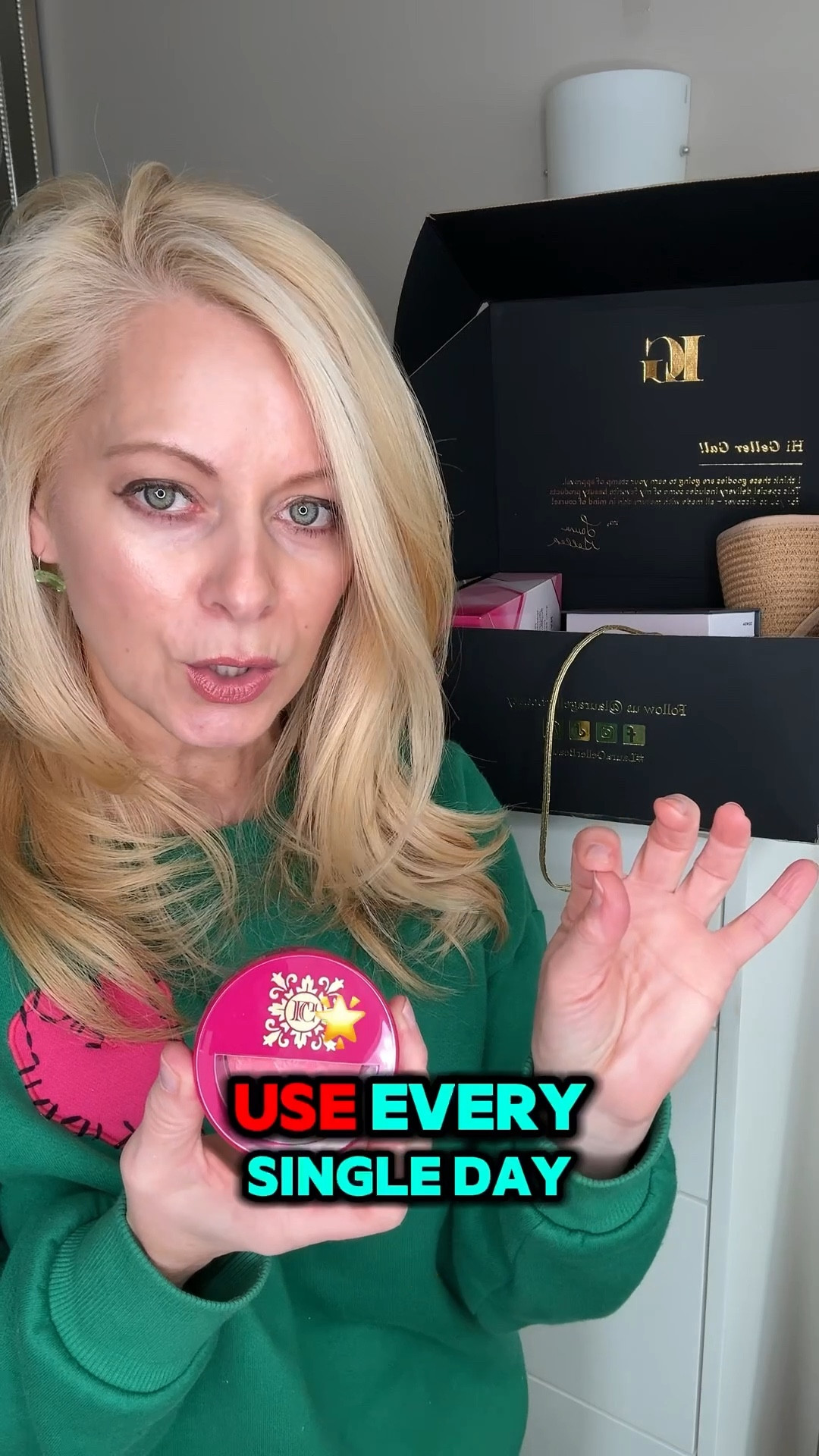 Laura Geller Beauty PR box. Great holiday gift ideas. 

Marblized blush, makeup brushes, mascara, eyeshadow pallets, PR box



#LTKmorningroutine #LTKBeauty #LTKselfcare