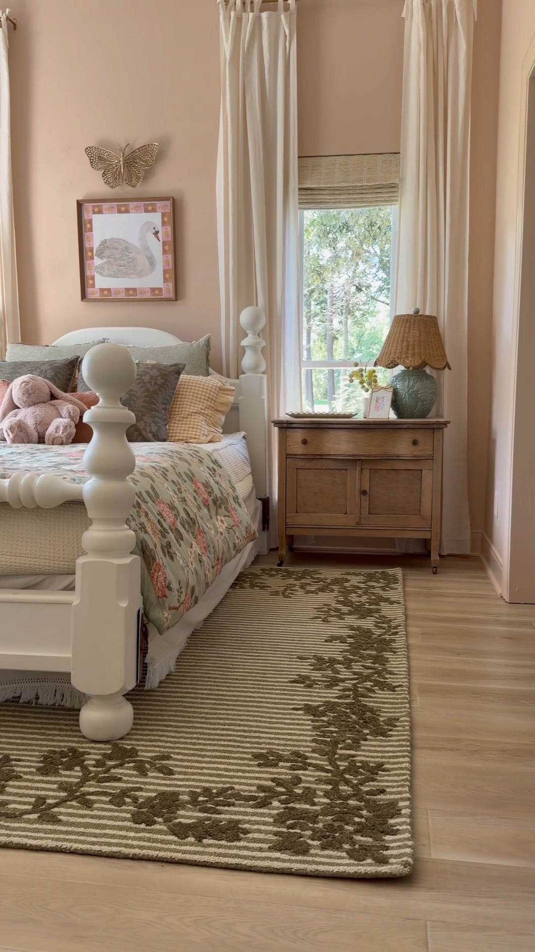 A little rug refresh for Squish’s room, and I can’t believe how much it changed the space. This new rug from Magnolia Home x Loloi added just the right amount of color and pattern without making the room feel too busy.

Such a pretty little update for my girl’s room. 🥹🤎

Magnolia Home x Loloi — Winslet Collection
@loloirugs @magnolia @joannagaines