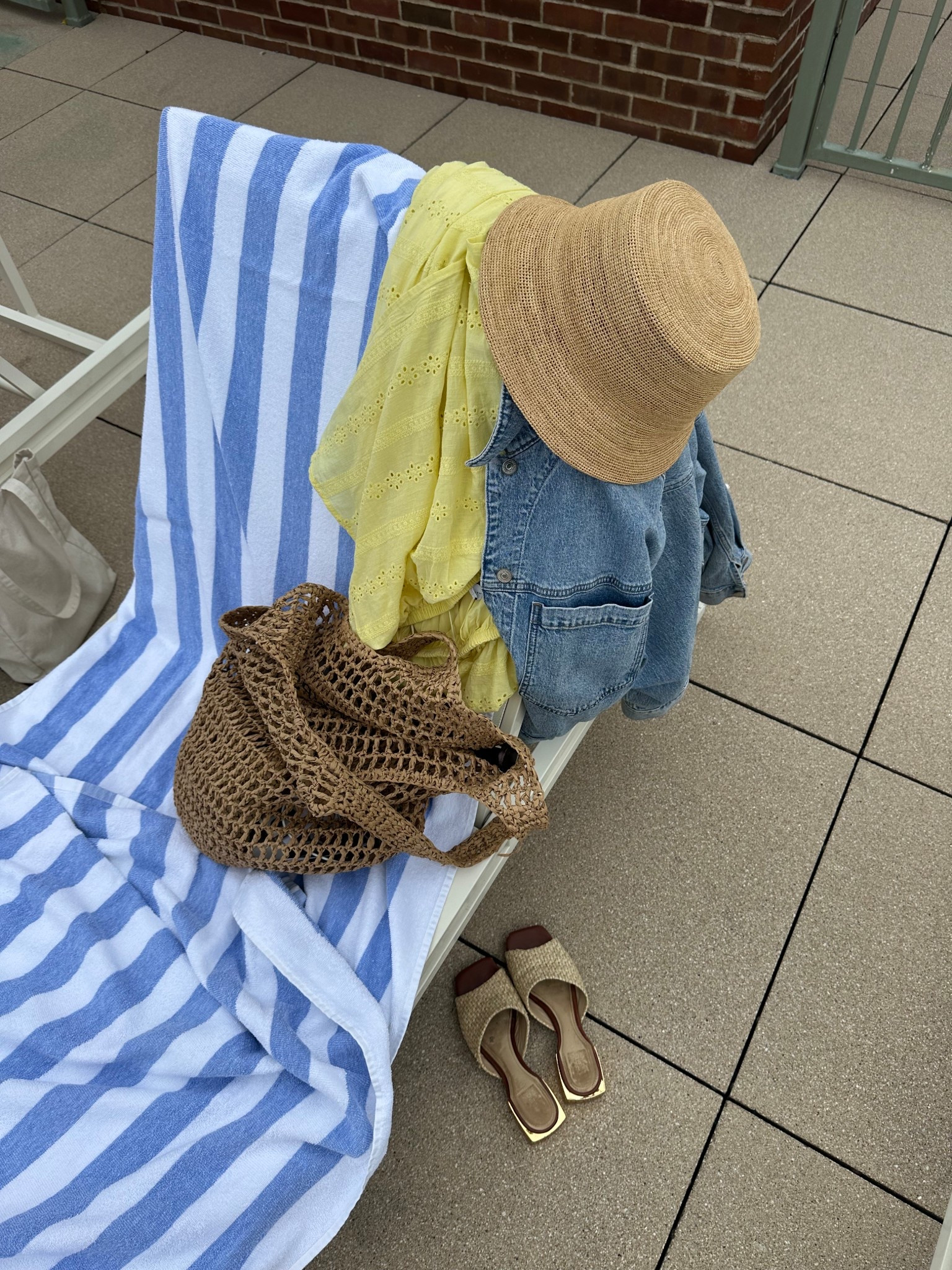 💛⛱️👜

#LTKSwim #LTKSeasonal #LTKTravel