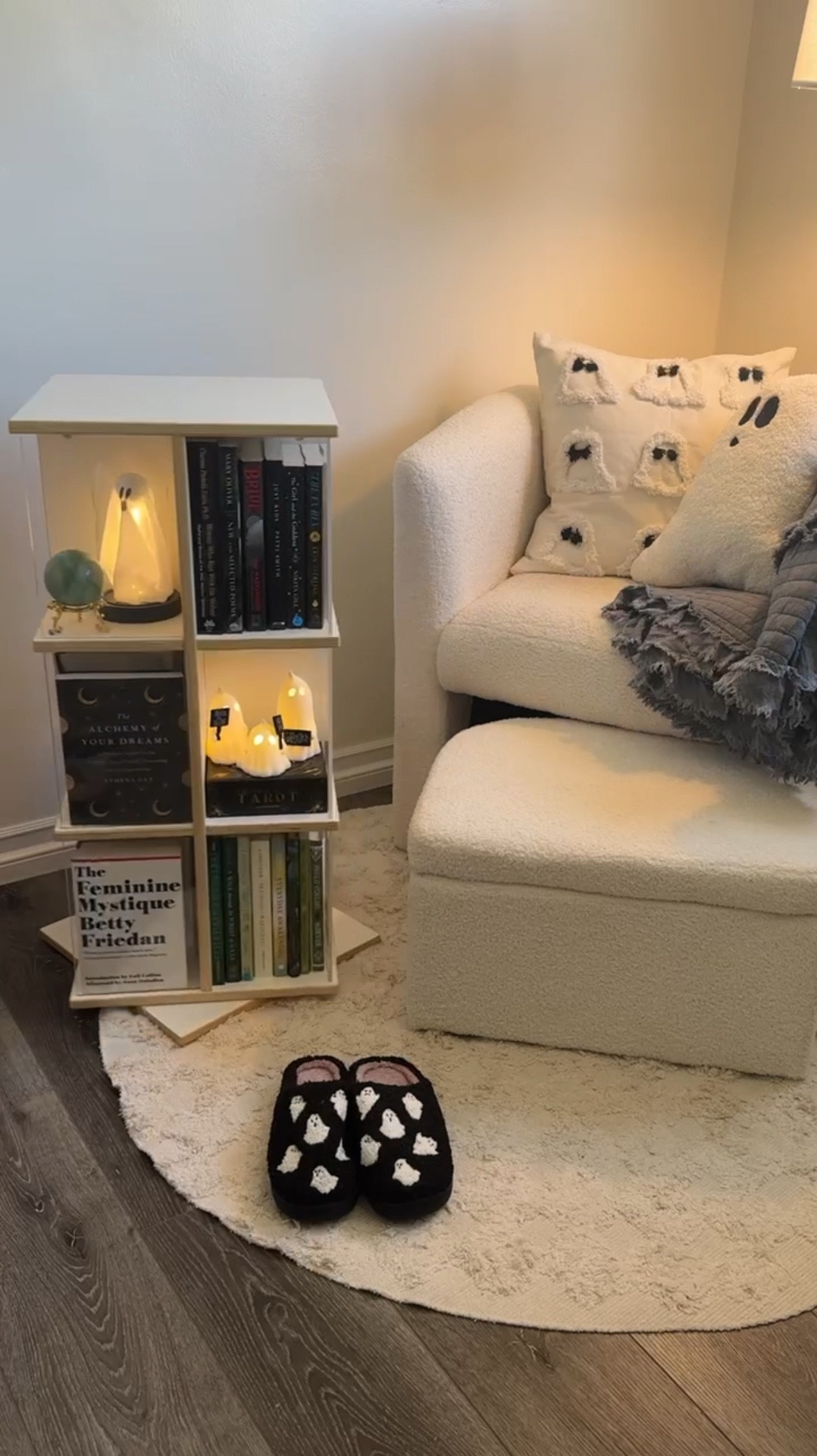 Fall reading corner

fall decor, fall reading, reading room, reading corner, fall slippers, ghost slippers, ghost pillows, reading chair, bookshelf, rotating bookshelf, fall, halloween, fall aesthetic, fall home decor, fall decor, halloween decor, halloween home decor, halloween reading corner, read with me, reading vlog, reading aesthetic, book aesthetic, book lover, book worm, book recommendations, amazon, amazon finds, amazon must haves, amazon furniture, amazon decor, amazon halloween, amazon home

#LTKVideo #LTKSeasonal #LTKHome