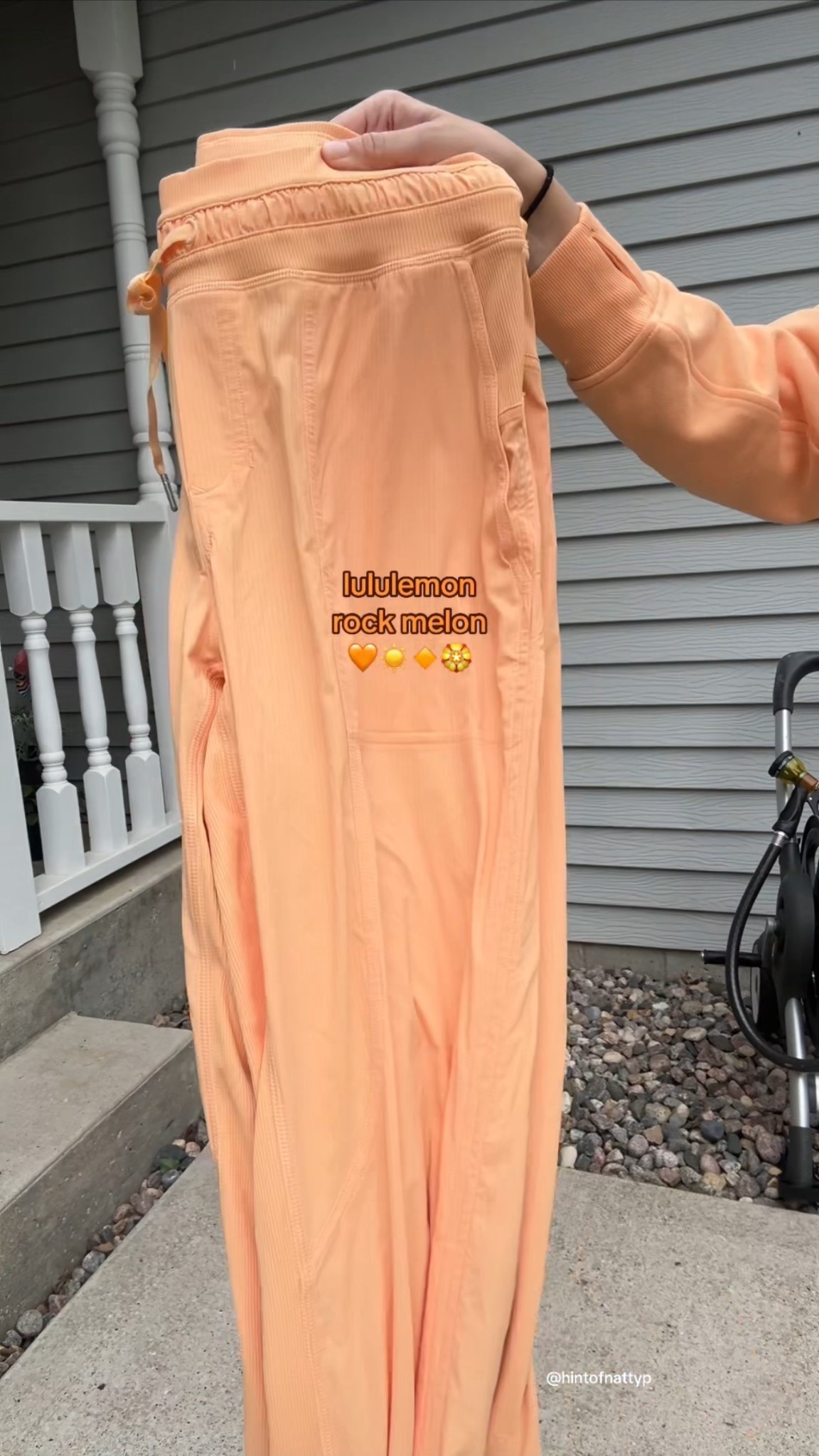 Rock melon dance studio pants 

#LTKSeasonal #LTKStyleTip #LTKActive