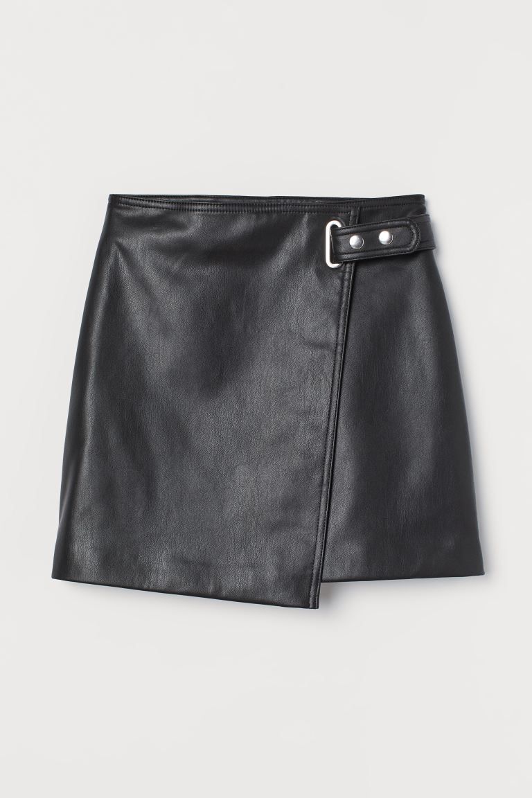 Short wrapover skirt in faux leather with a high waist. Adjustable fastening with tab and snap fa... | H&M (US + CA)