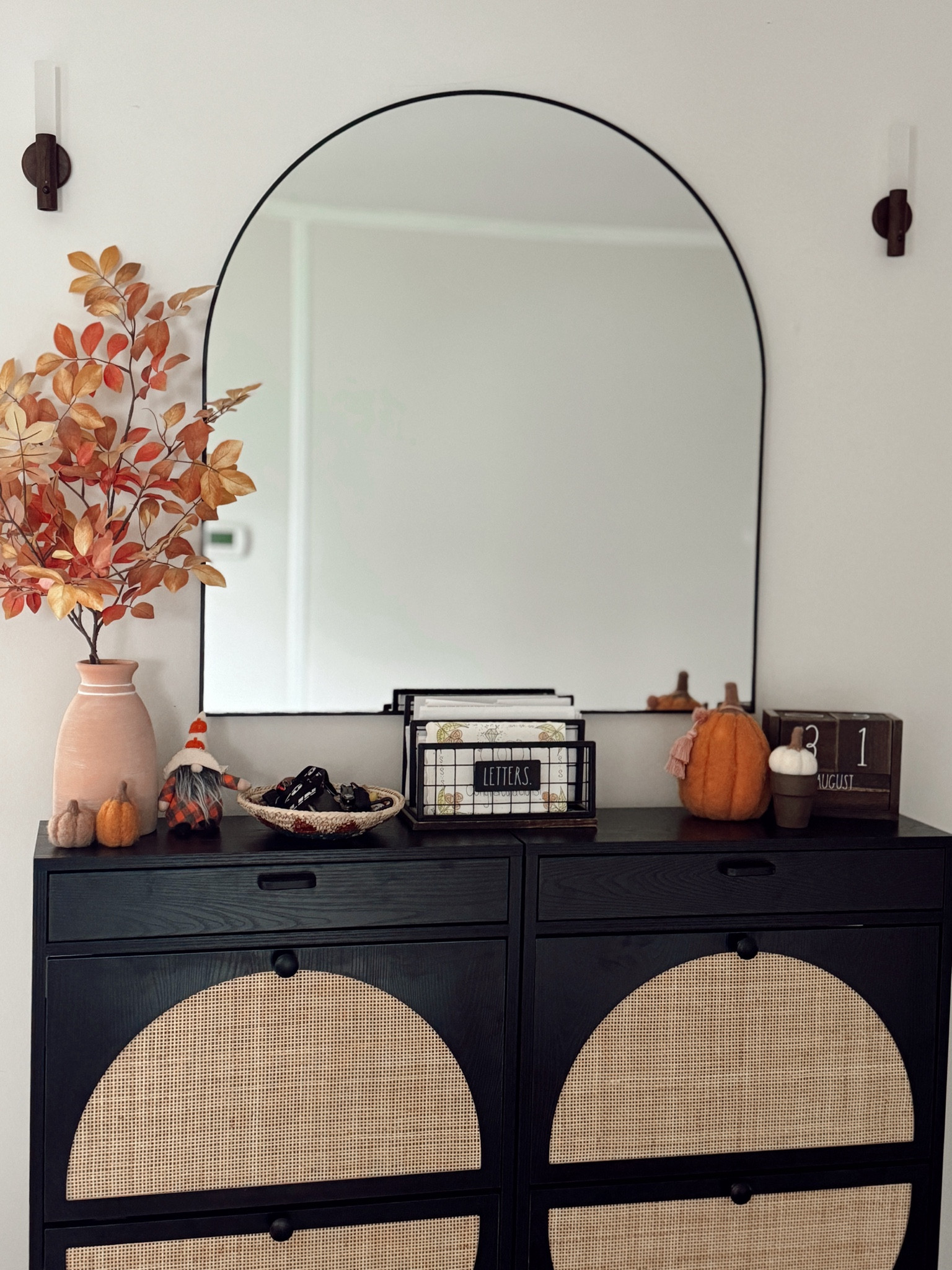 Arch mirror 😍🖤

#LTKHome #LTKStyleTip #LTKFindsUnder100