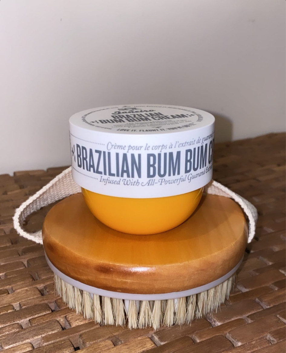 Love to dry brush my skin for exfoliation and it’s great for cellulite… Follwed by bum bum cream 



#LTKbrasil #LTKbeauty