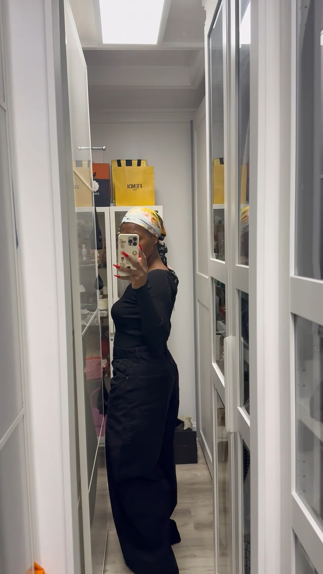 Loving these jeans from Zara and it’s so cute paired with this Jacquemus top. Now that Christmas is over, I’m trying on some of the things I ordered for myself :) 
By the way, Zara sale started and so many great pieces on sale 

#LTKMidsize #LTKgrwm #LTKGiftGuide