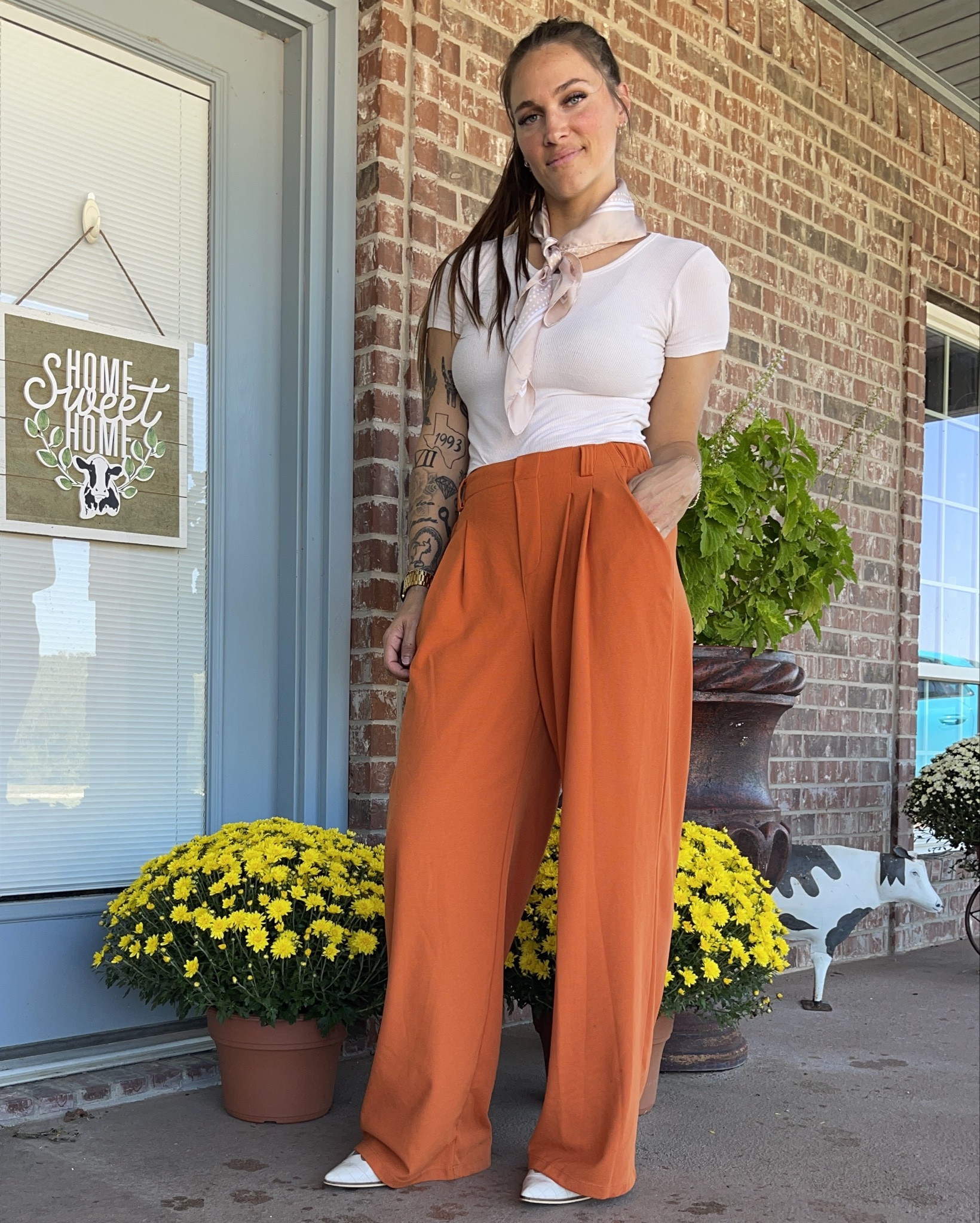 🧡

(Orange, Stretchy, business pants, white crop, satin scarf)

#LTKWorkwear #LTKFindsUnder50 #LTKStyleTip