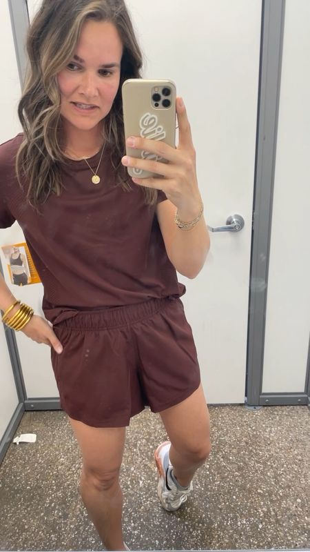 . This tops comes in 4 colors and reminds me of Lulu, the shorts come in 15 colors, lined, great length and $10. Loving all the spring colors 🌸 🌺 
.
#walmart #walmartfinds #walmartfashion #workoutclothes #lulu #workoutshorts #workouttop 

#LTKsalealert #LTKfitness #LTKfindsunder50