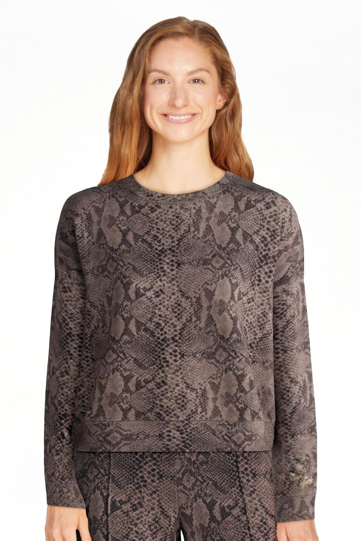 Scoop Women's and Women's Plus Scubaknit Cropped Sweatshirt with Drop Sleeves, Sizes XS-4X | Walmart (US)