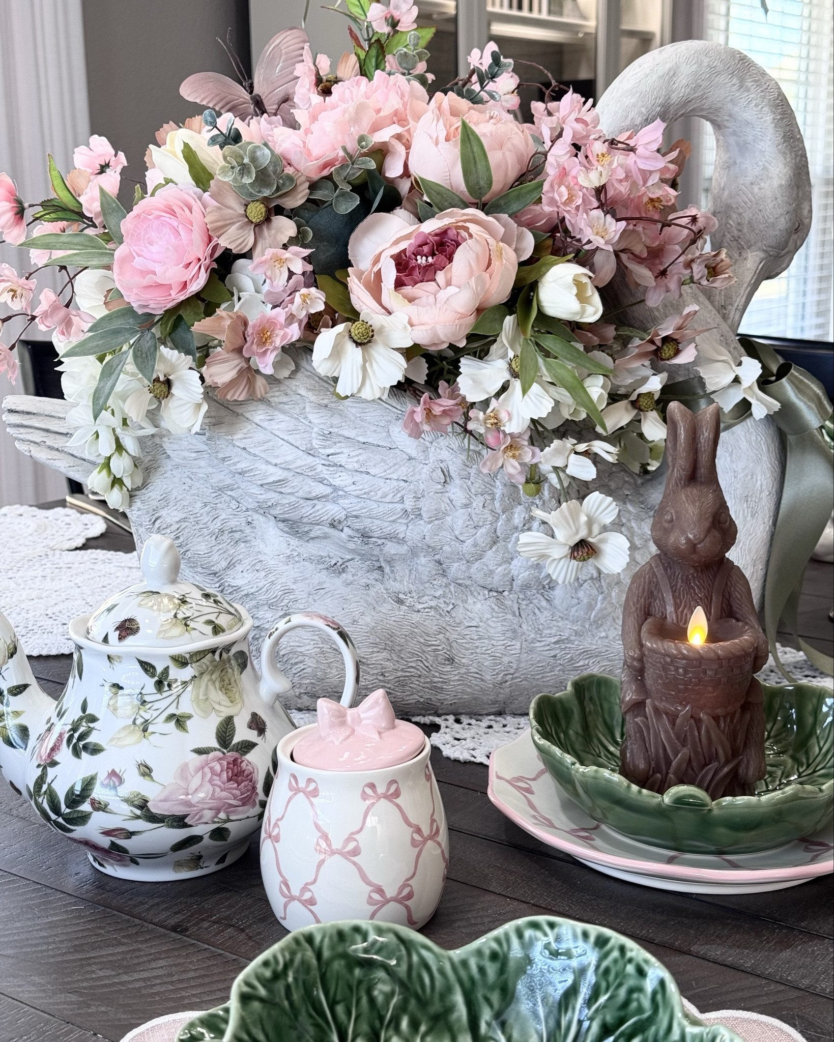Spring Tablescape Inspiration

#LTKspring 

#LTKHome #LTKSeasonal