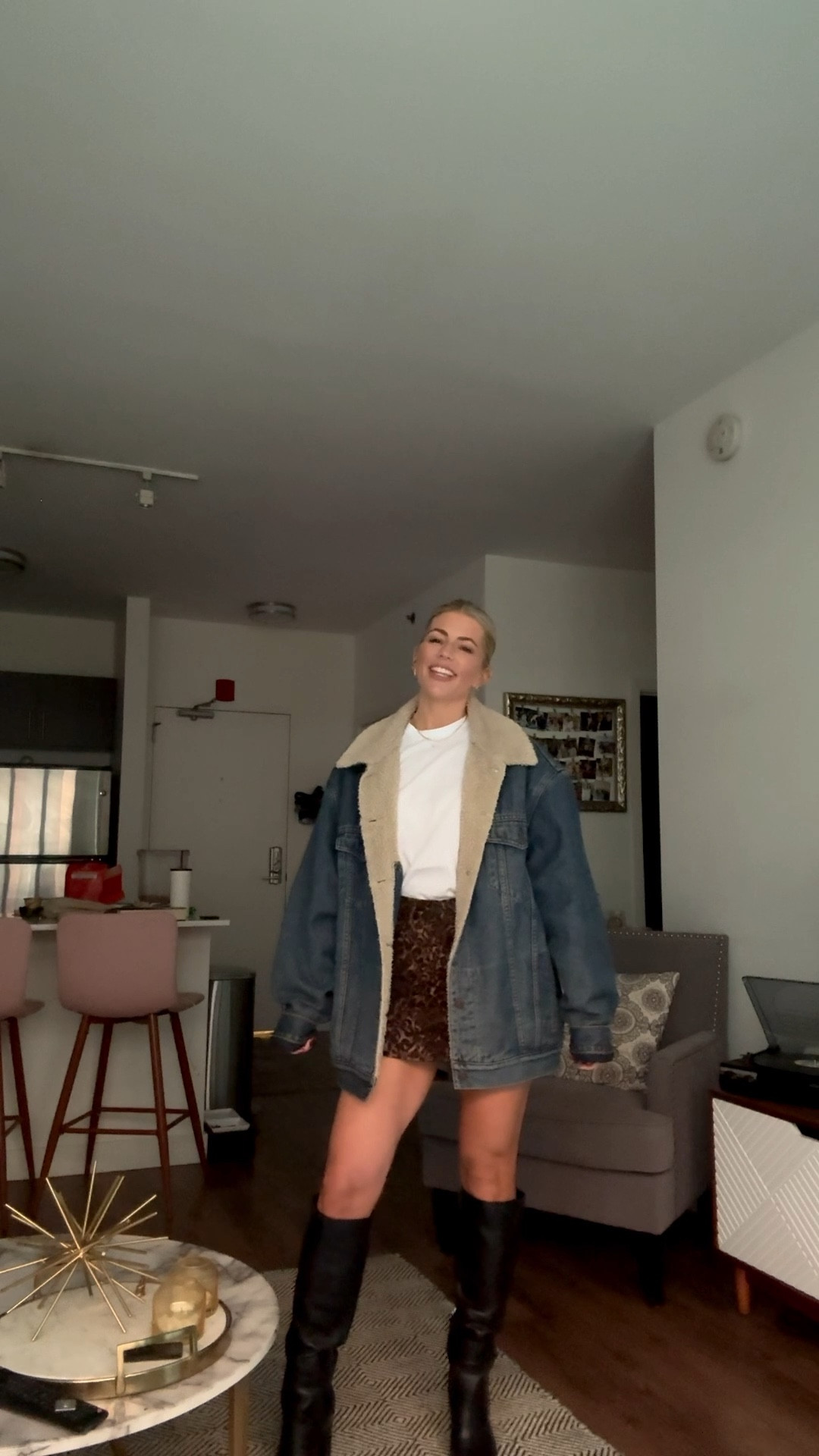 Happy hour outfit. Leopard skirt and tee with denim jacket  