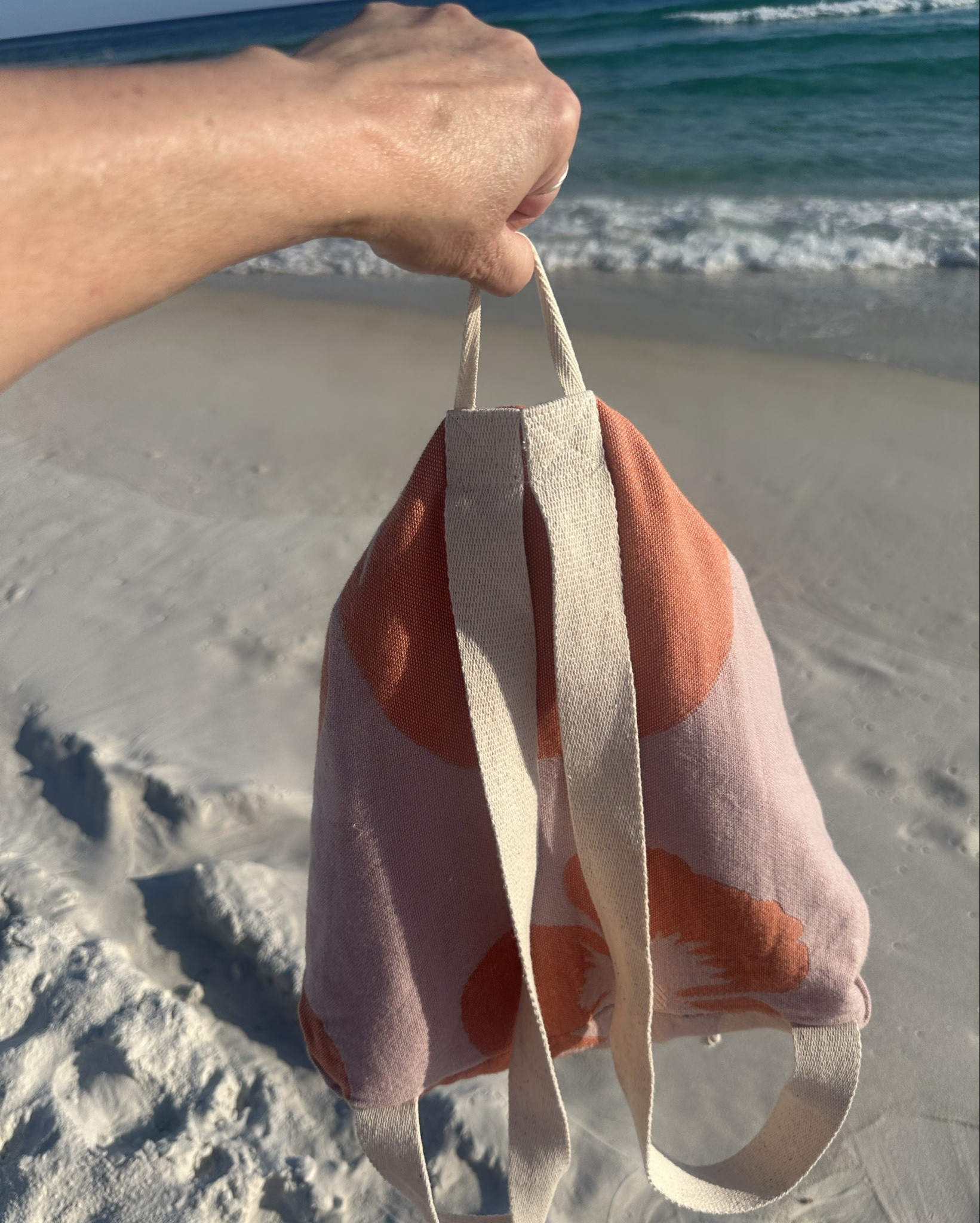 It’s a beach vaca necessity. It’s a backpack. It’s a towel. 100% Turkish cotton beach towel that resists sand and it’s from Sandcloud. 🌸🌊☀️

#LTKTravel #LTKSwim #LTKActive